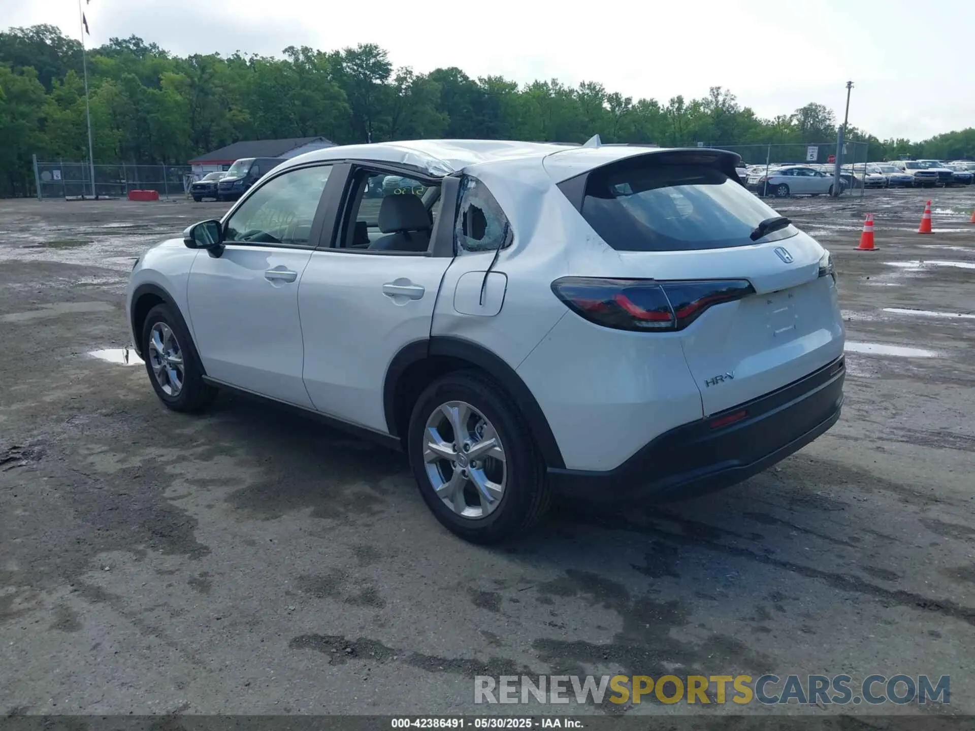 3 Photograph of a damaged car 3CZRZ2H32SM762201 HONDA HR-V 2025