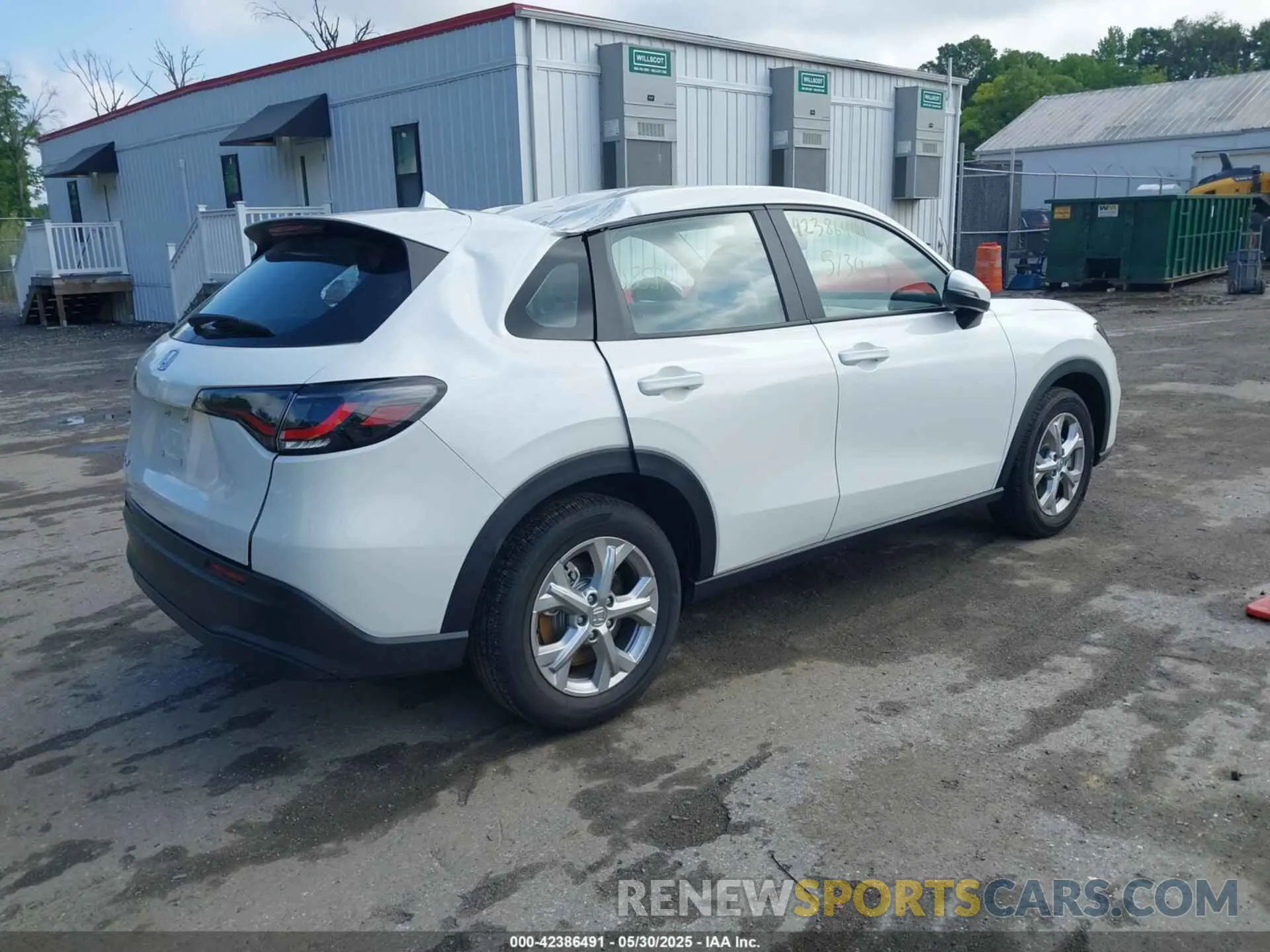 4 Photograph of a damaged car 3CZRZ2H32SM762201 HONDA HR-V 2025