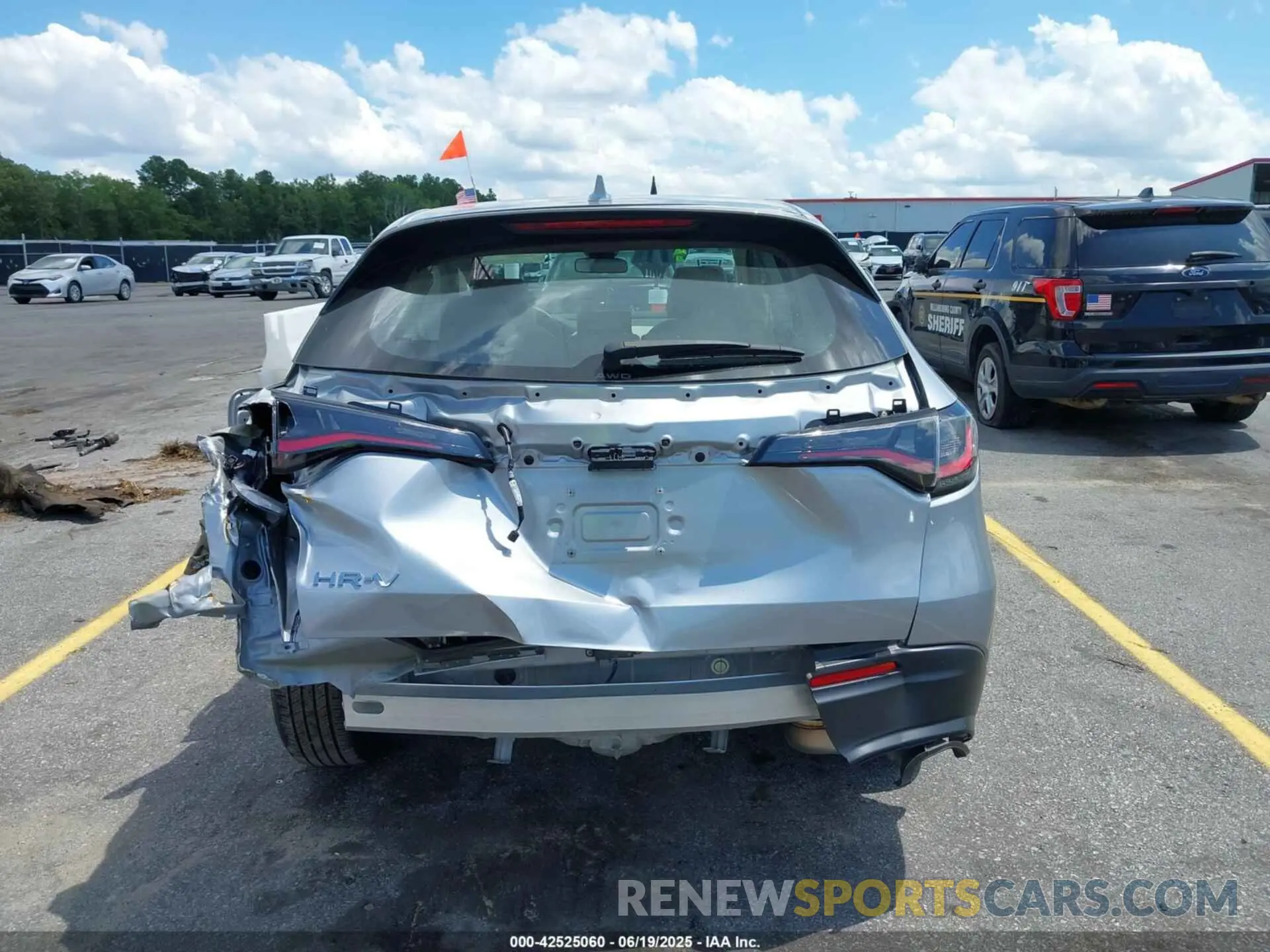 17 Photograph of a damaged car 3CZRZ2H34SM706406 HONDA HR-V 2025