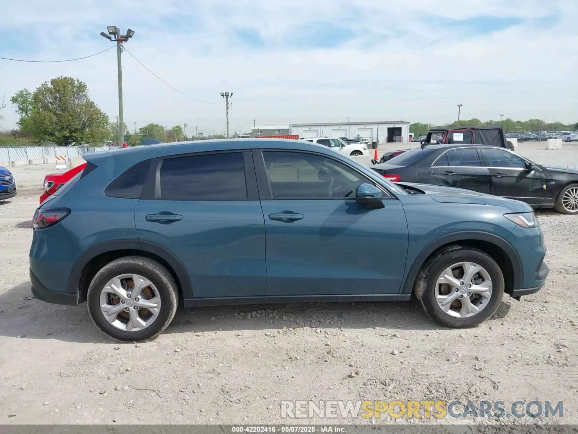 13 Photograph of a damaged car 3CZRZ2H36SM734174 HONDA HR-V 2025