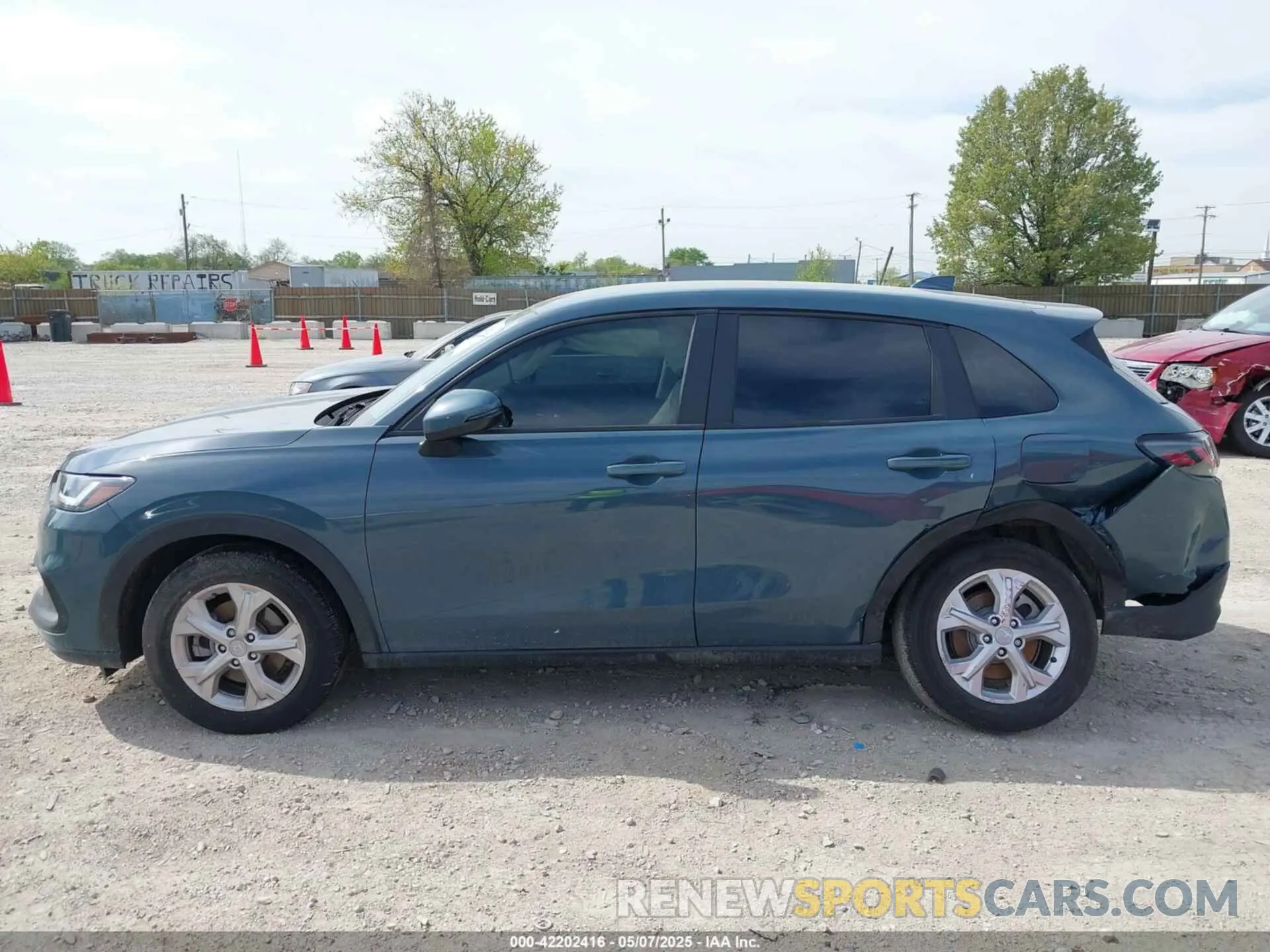 14 Photograph of a damaged car 3CZRZ2H36SM734174 HONDA HR-V 2025