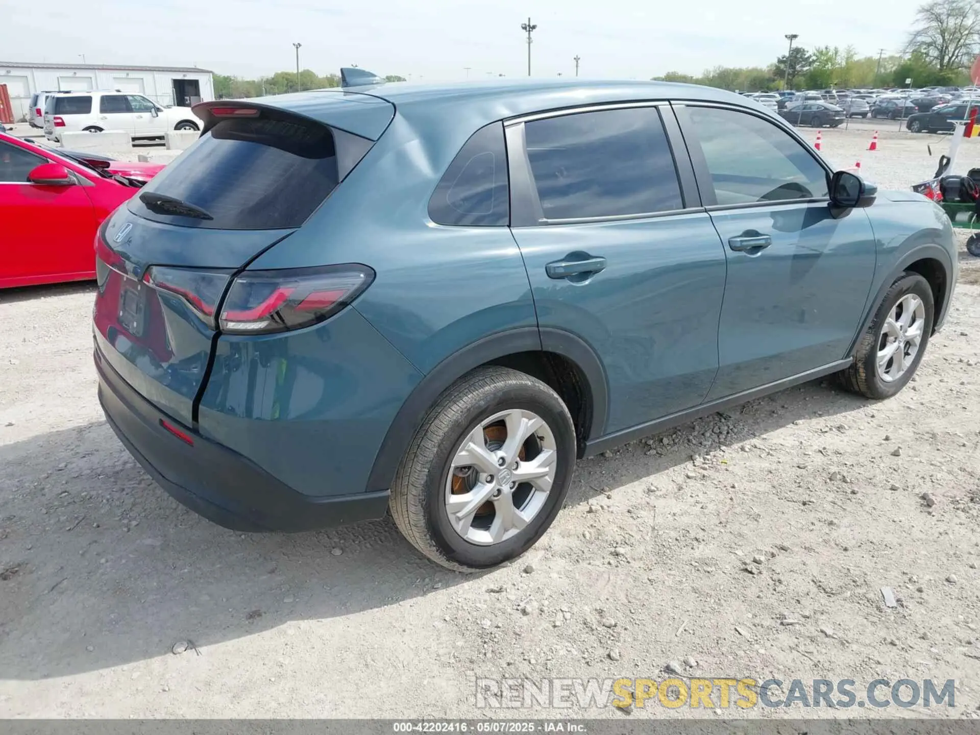 4 Photograph of a damaged car 3CZRZ2H36SM734174 HONDA HR-V 2025
