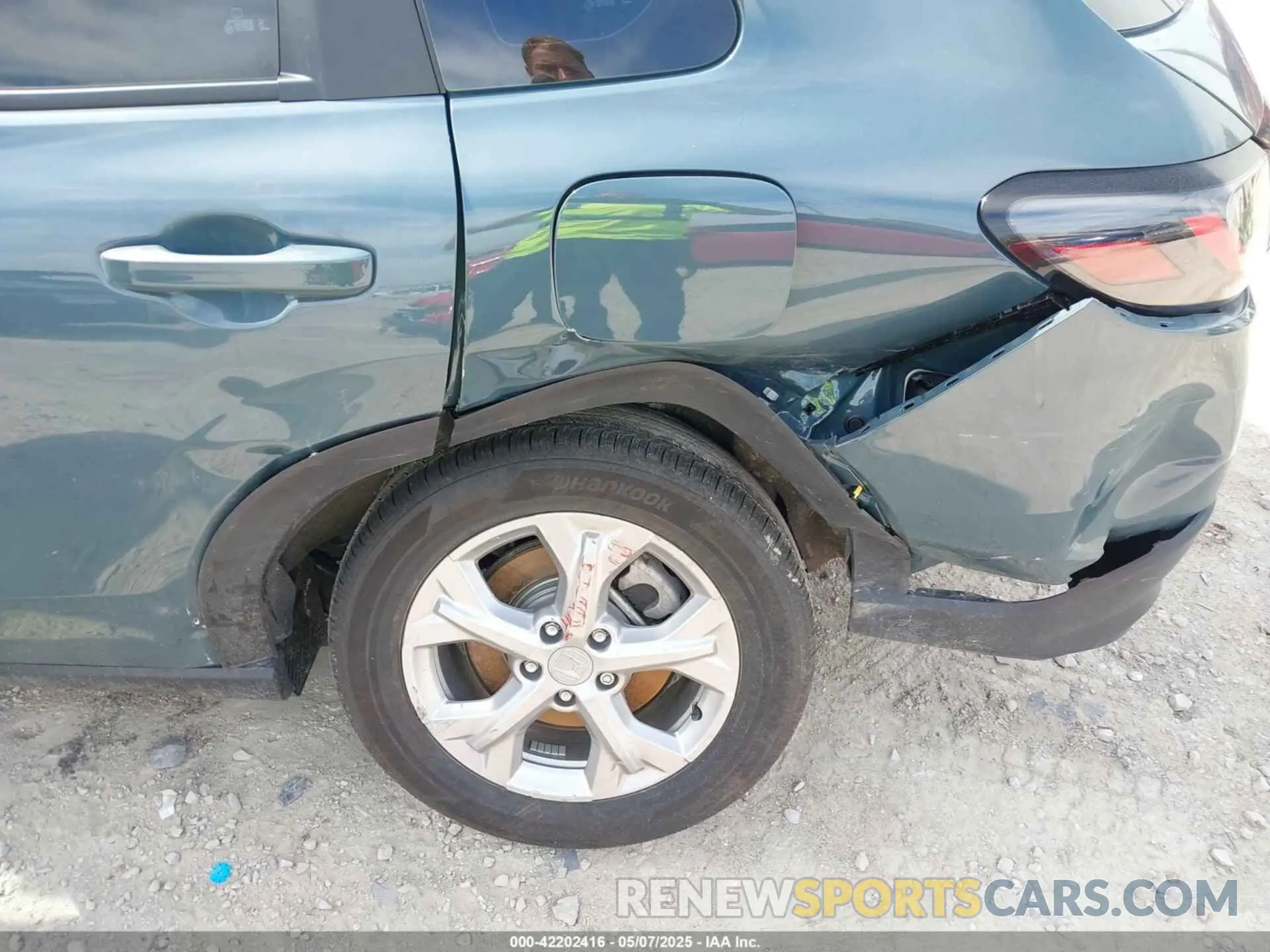 6 Photograph of a damaged car 3CZRZ2H36SM734174 HONDA HR-V 2025