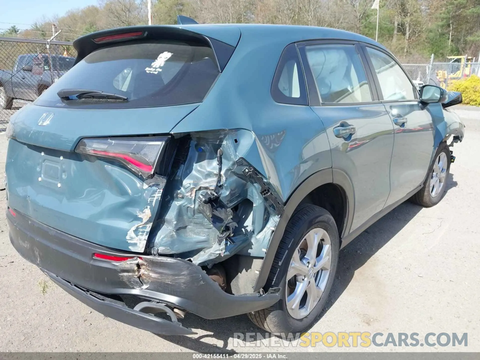 4 Photograph of a damaged car 3CZRZ2H38SM744186 HONDA HR-V 2025