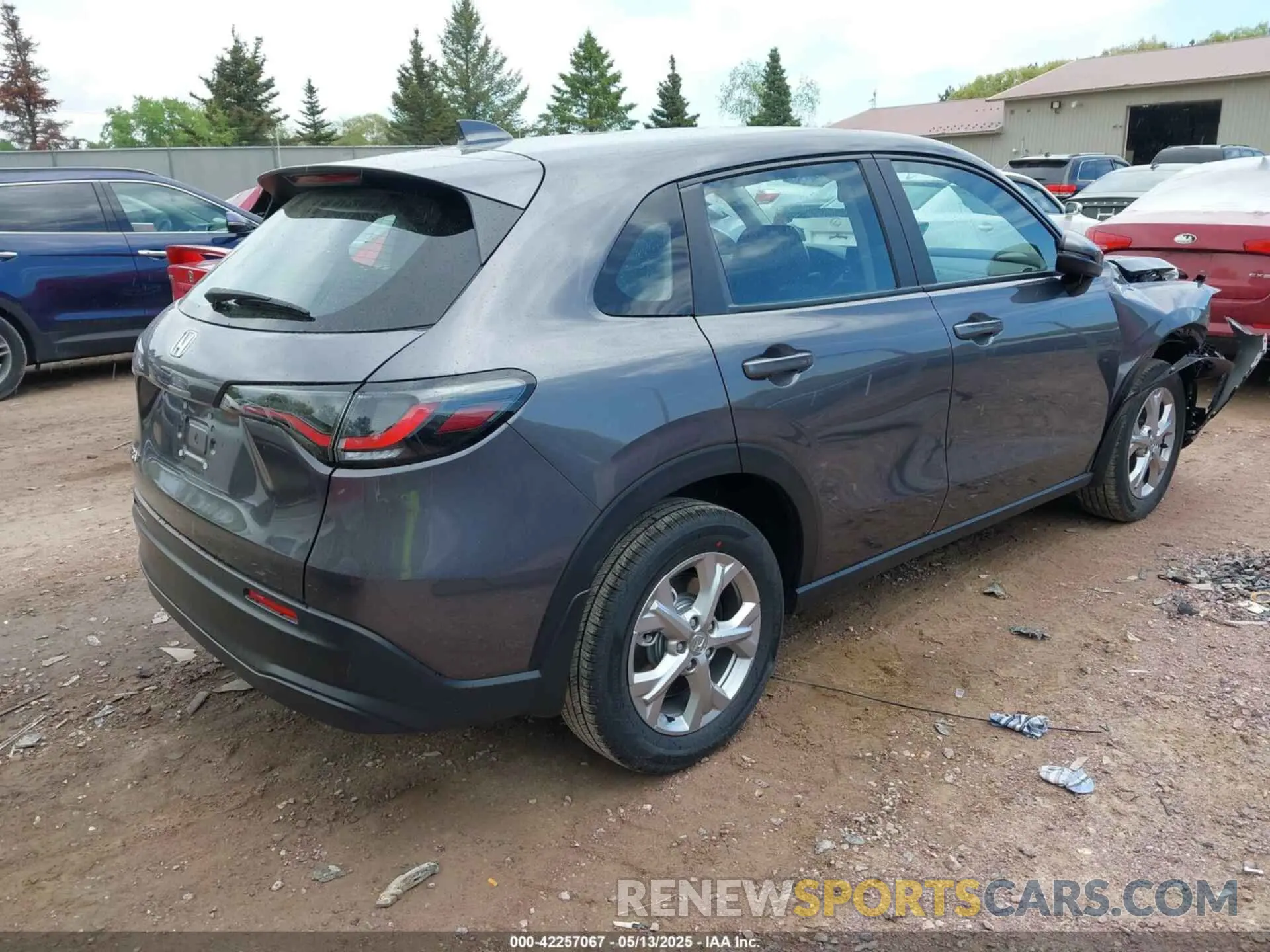 4 Photograph of a damaged car 3CZRZ2H39SM773258 HONDA HR-V 2025