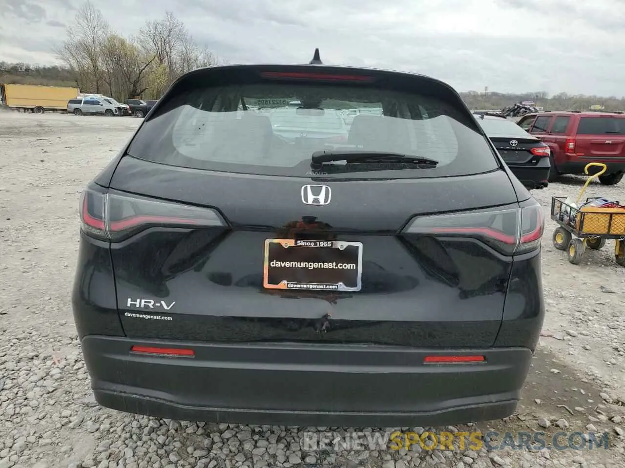 6 Photograph of a damaged car 3CZRZ2H3XSM703669 HONDA HR-V 2025