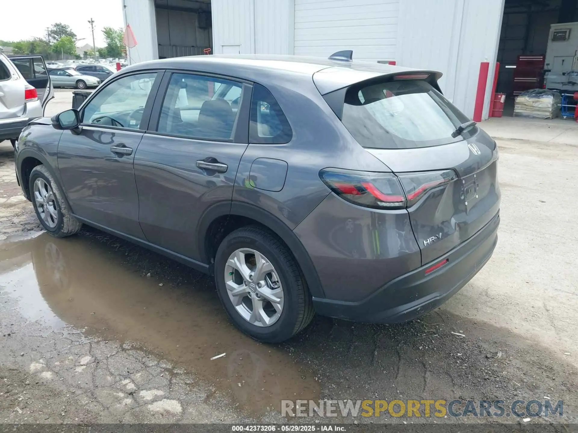 3 Photograph of a damaged car 3CZRZ2H3XSM774242 HONDA HR-V 2025