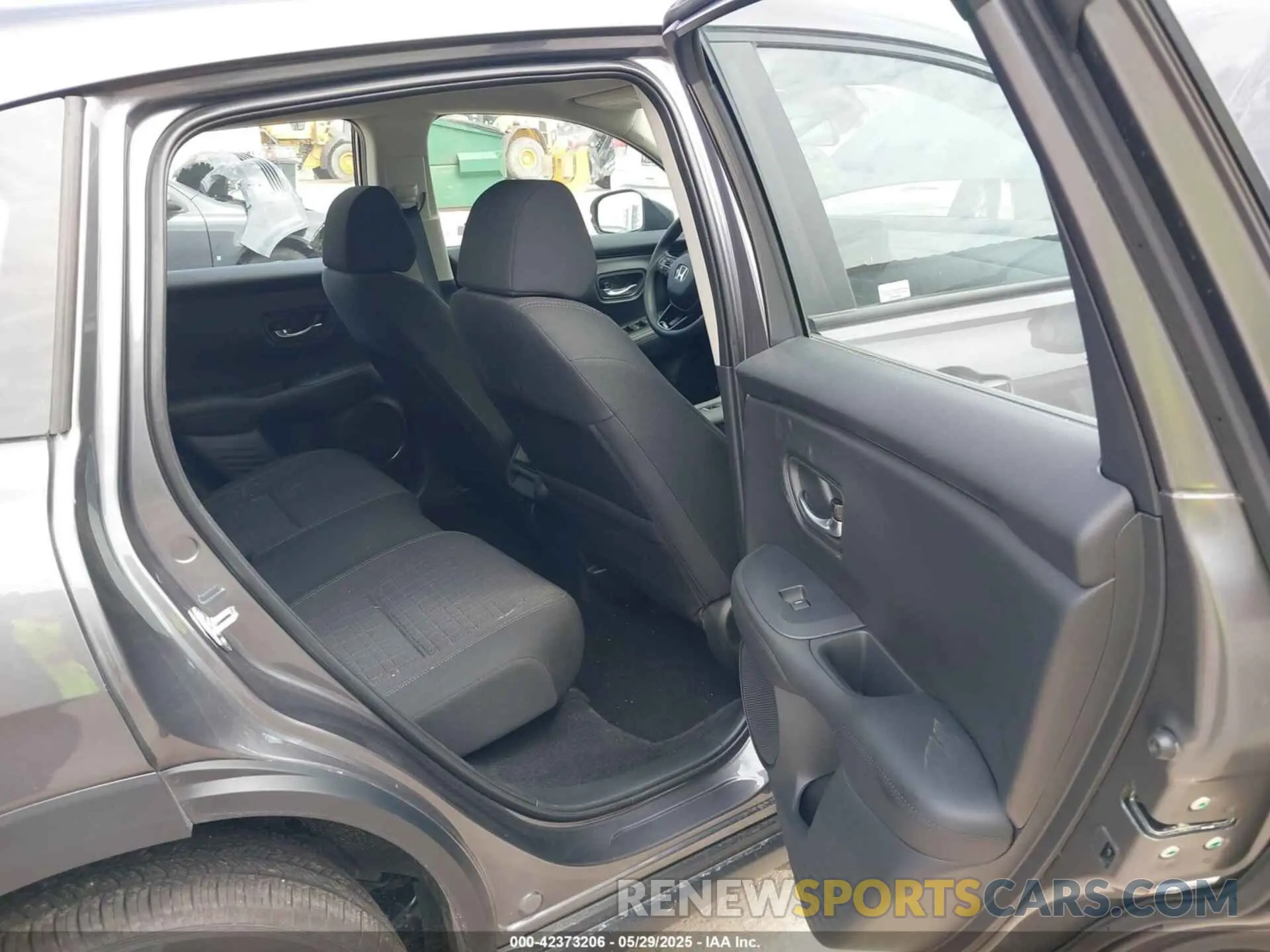 8 Photograph of a damaged car 3CZRZ2H3XSM774242 HONDA HR-V 2025