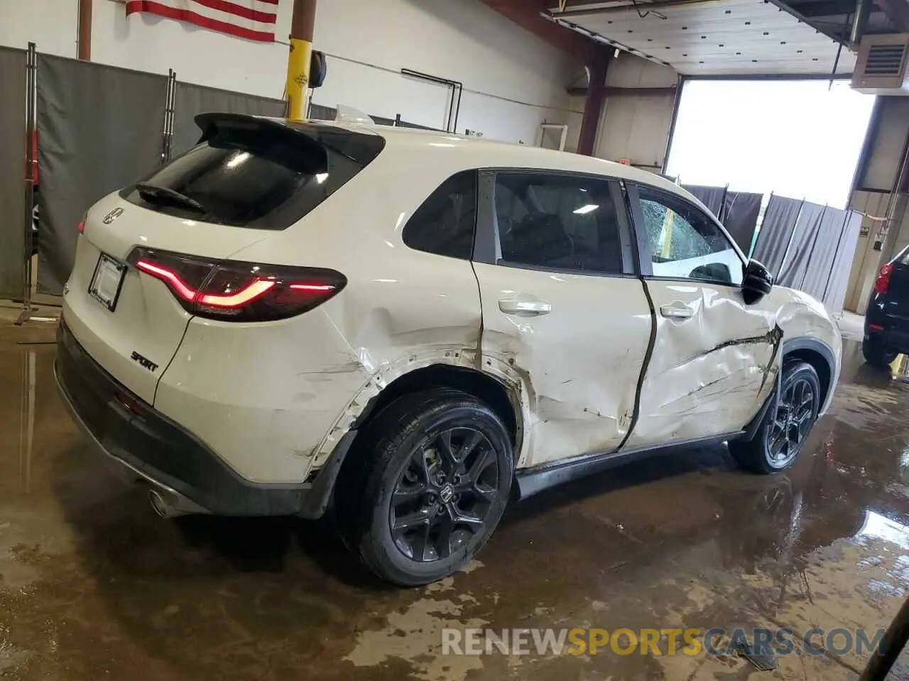 3 Photograph of a damaged car 3CZRZ2H50SM722457 HONDA HR-V 2025