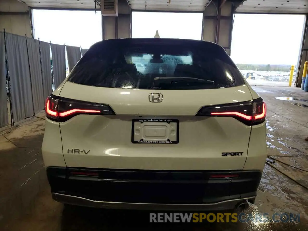 6 Photograph of a damaged car 3CZRZ2H50SM722457 HONDA HR-V 2025