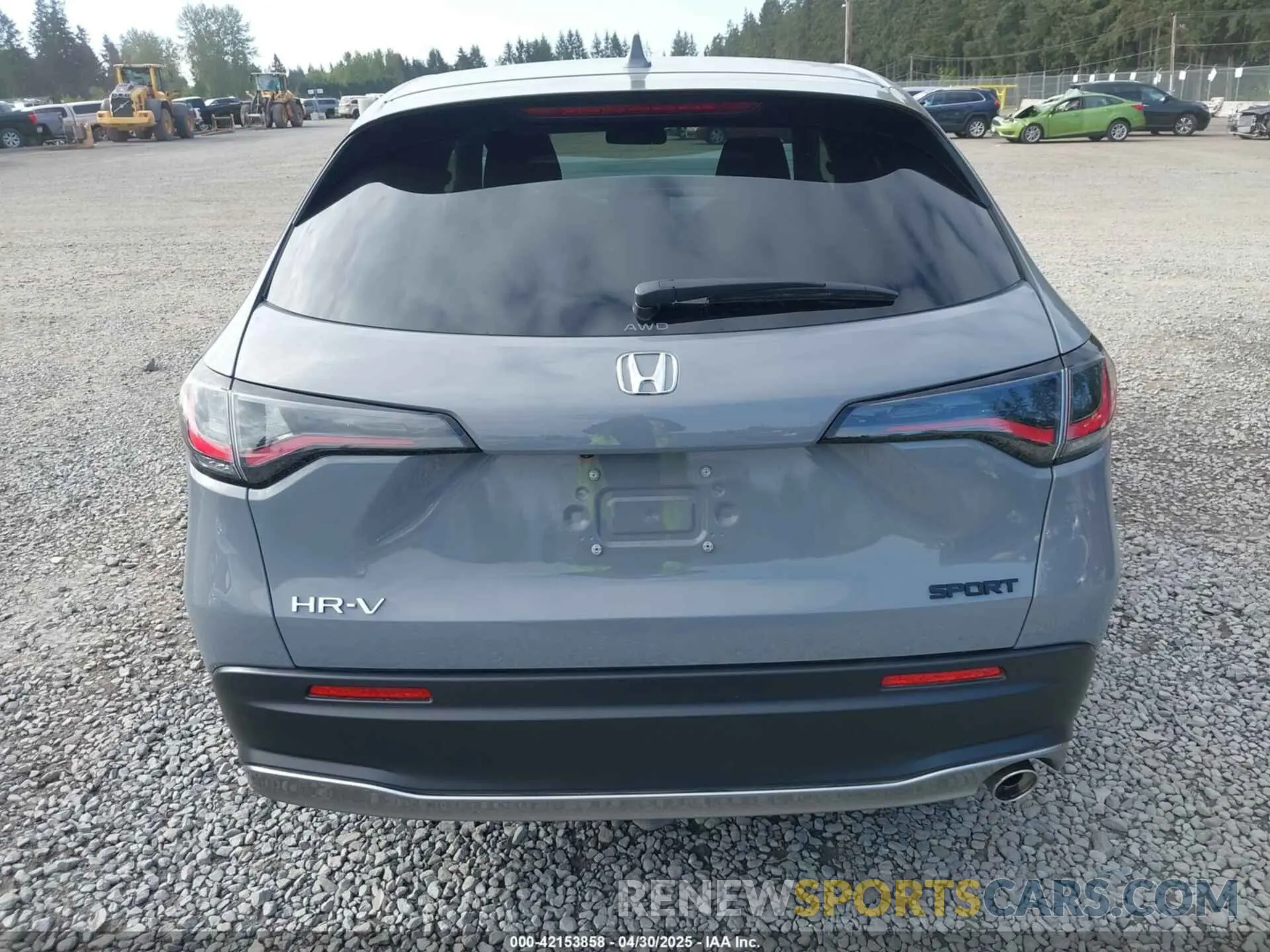 17 Photograph of a damaged car 3CZRZ2H52SM716417 HONDA HR-V 2025