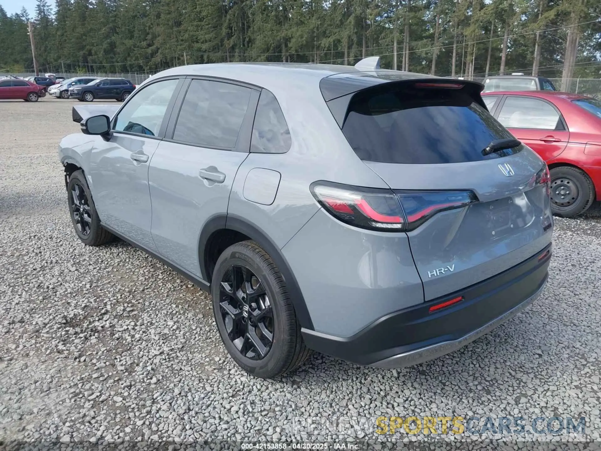 3 Photograph of a damaged car 3CZRZ2H52SM716417 HONDA HR-V 2025