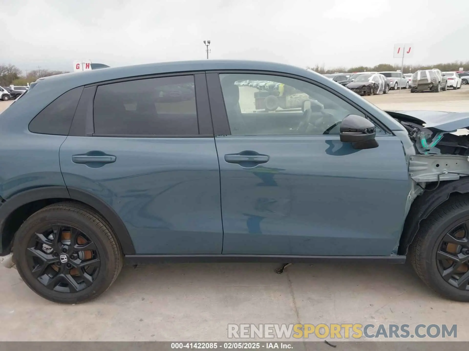 14 Photograph of a damaged car 3CZRZ2H52SM734383 HONDA HR-V 2025