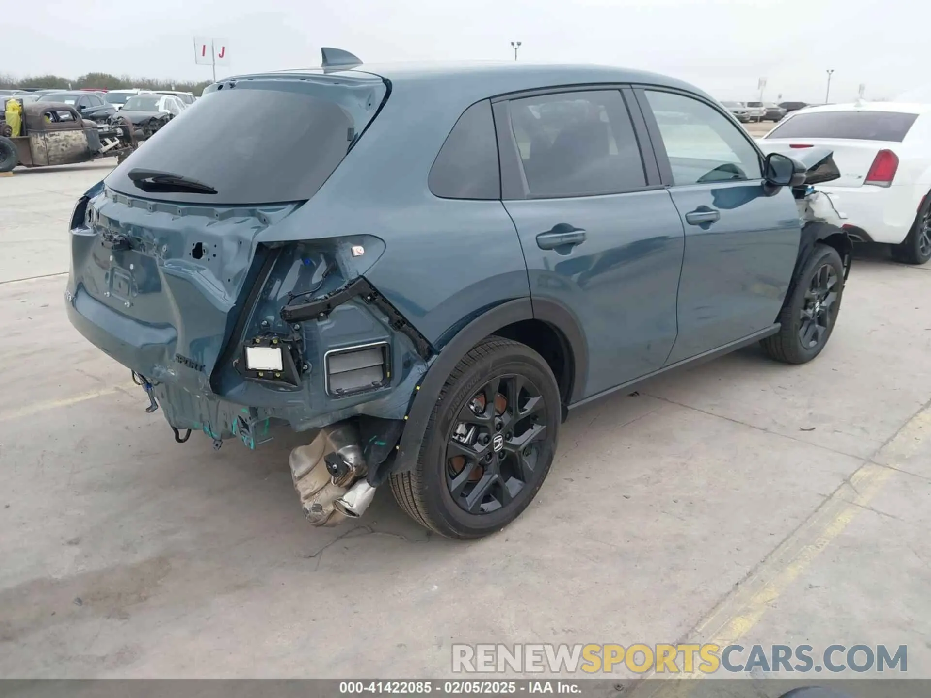 4 Photograph of a damaged car 3CZRZ2H52SM734383 HONDA HR-V 2025