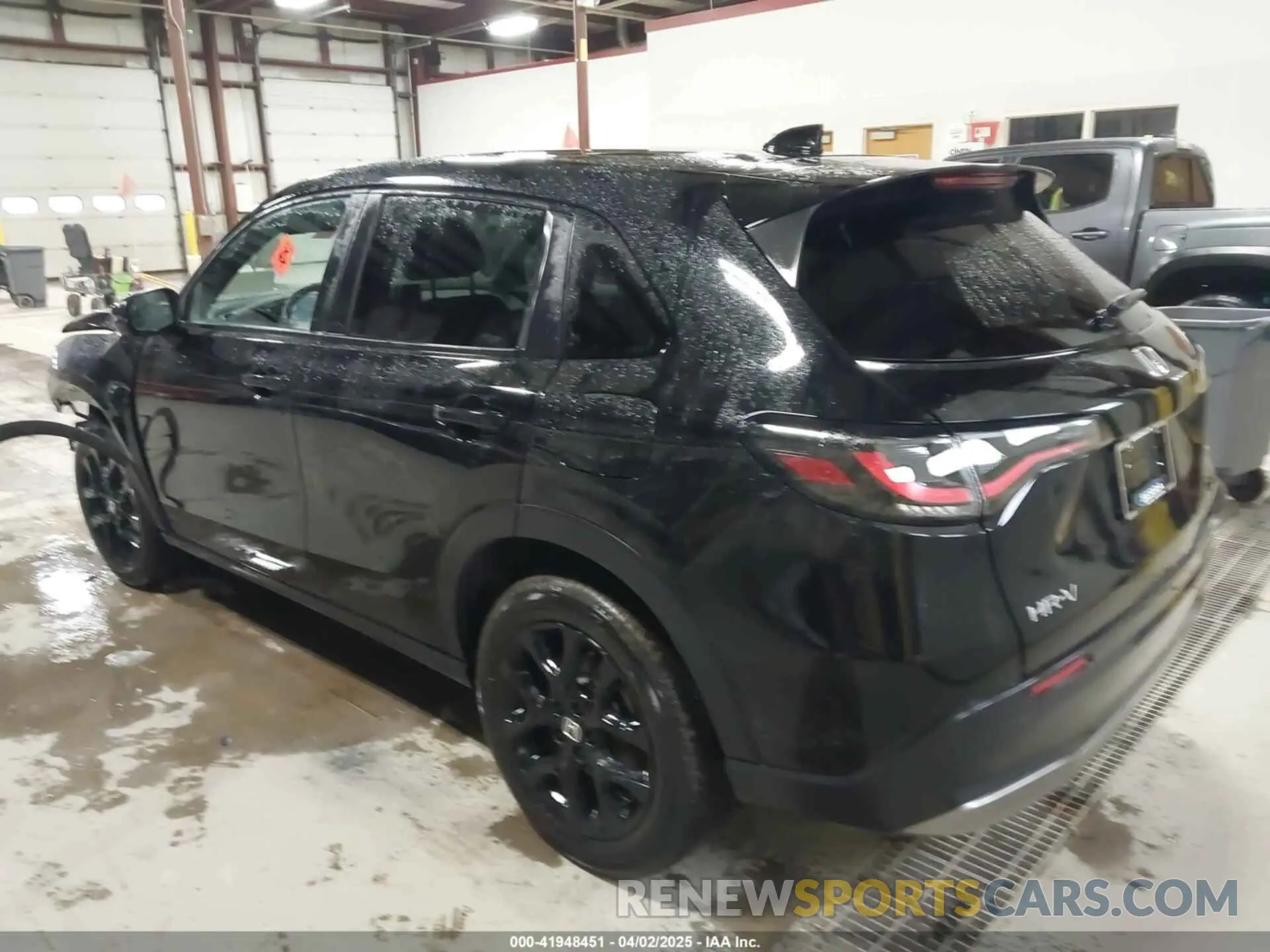 3 Photograph of a damaged car 3CZRZ2H53SM707662 HONDA HR-V 2025