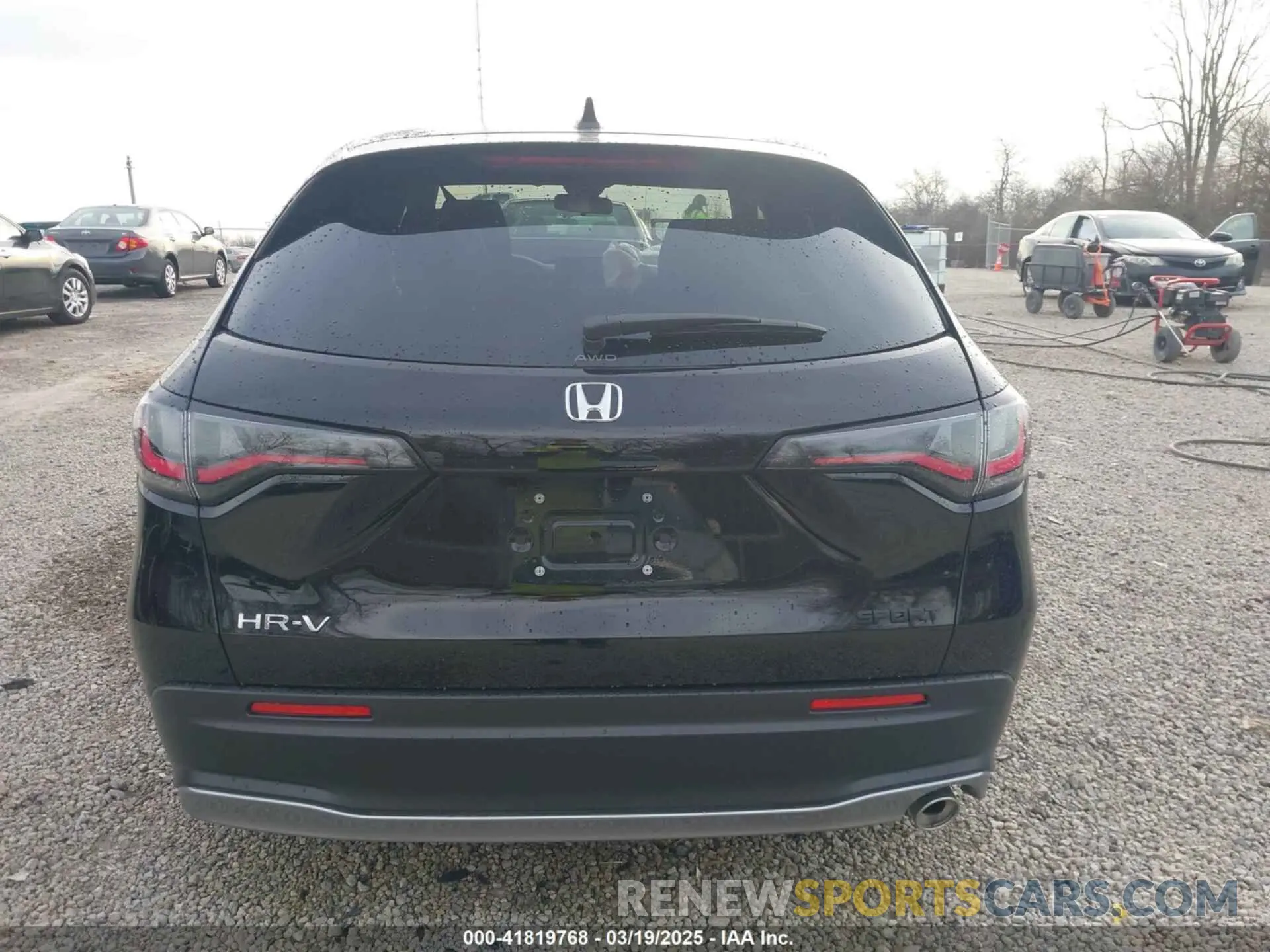 17 Photograph of a damaged car 3CZRZ2H53SM758272 HONDA HR-V 2025