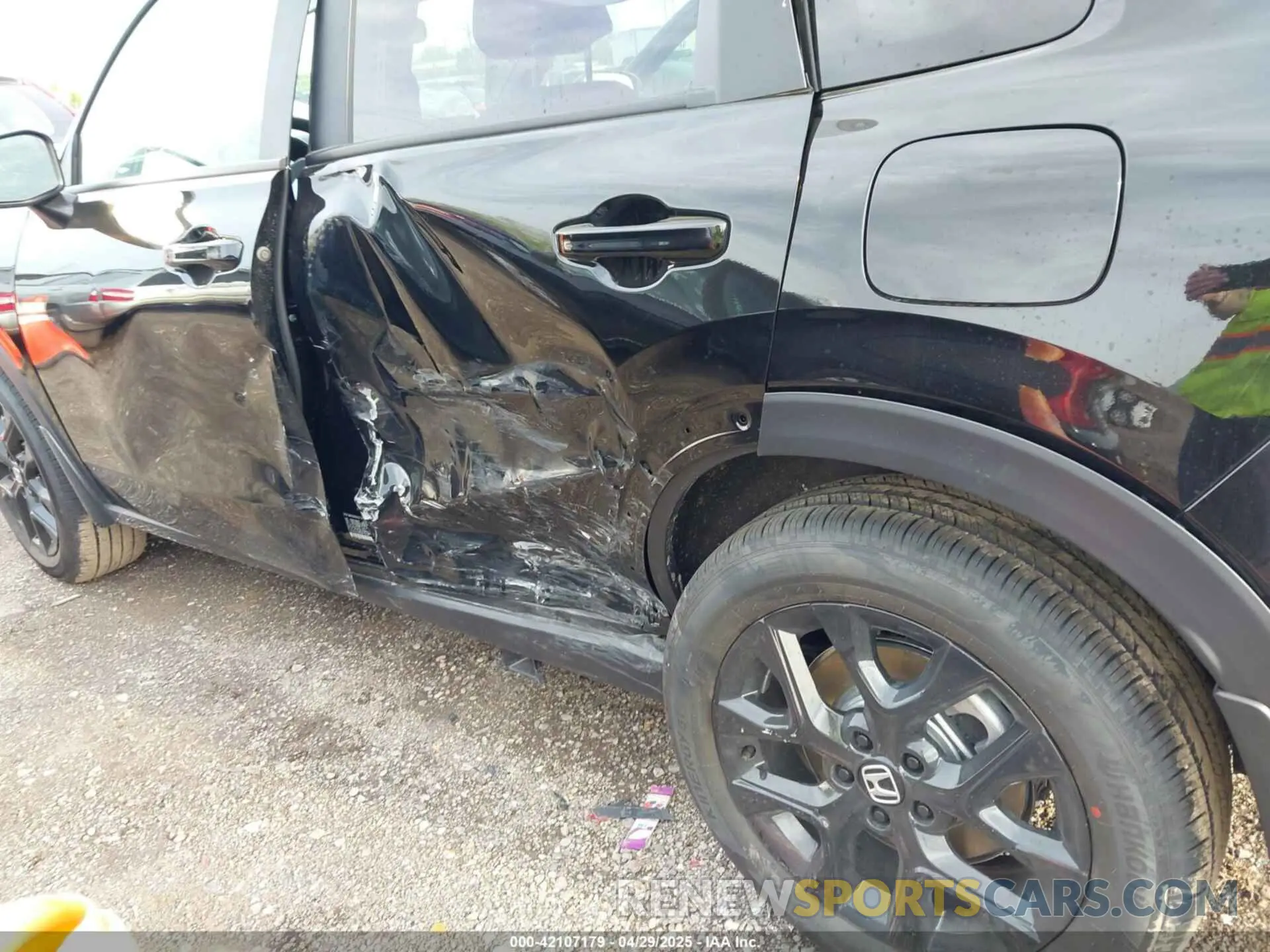 6 Photograph of a damaged car 3CZRZ2H55SM780385 HONDA HR-V 2025