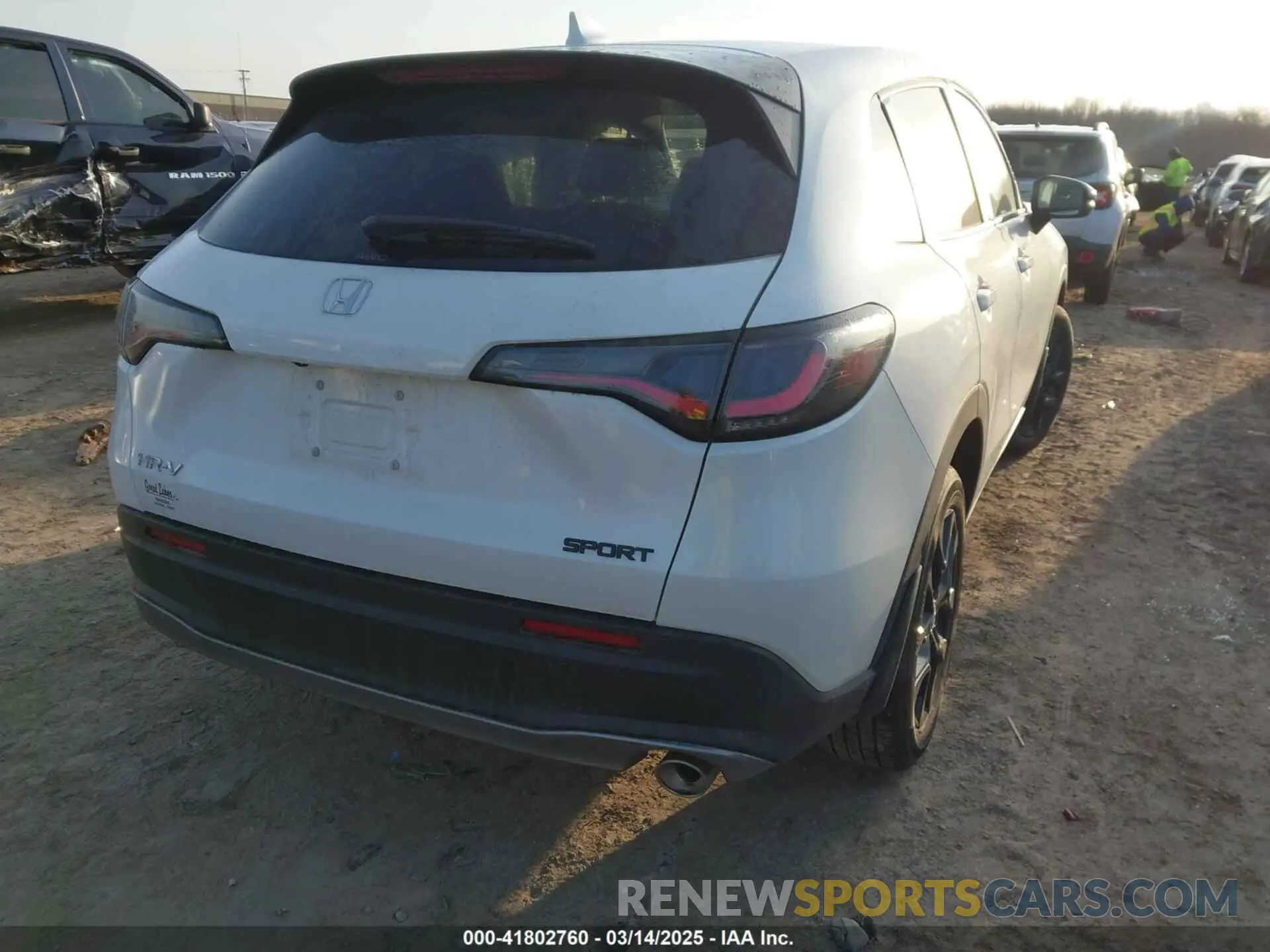 4 Photograph of a damaged car 3CZRZ2H56SM701046 HONDA HR-V 2025