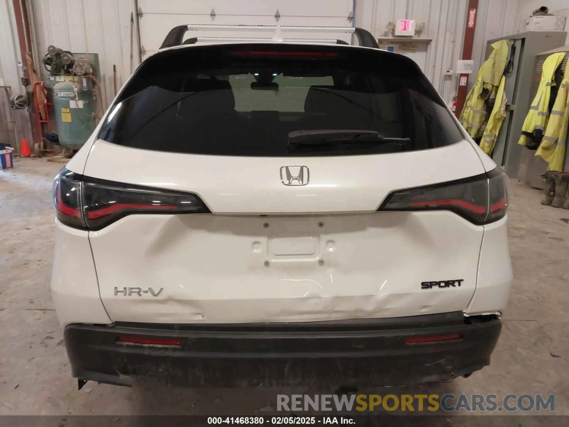 16 Photograph of a damaged car 3CZRZ2H56SM720101 HONDA HR-V 2025