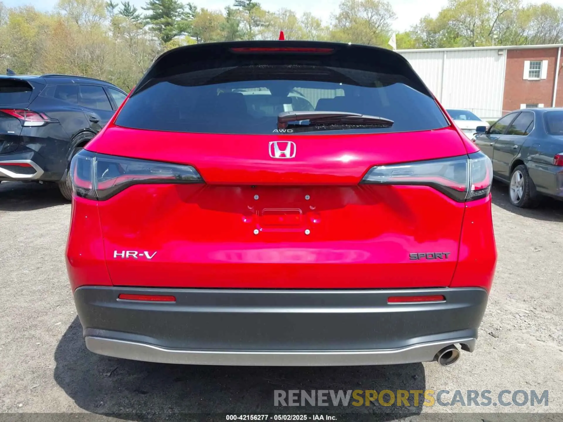 16 Photograph of a damaged car 3CZRZ2H56SM722088 HONDA HR-V 2025