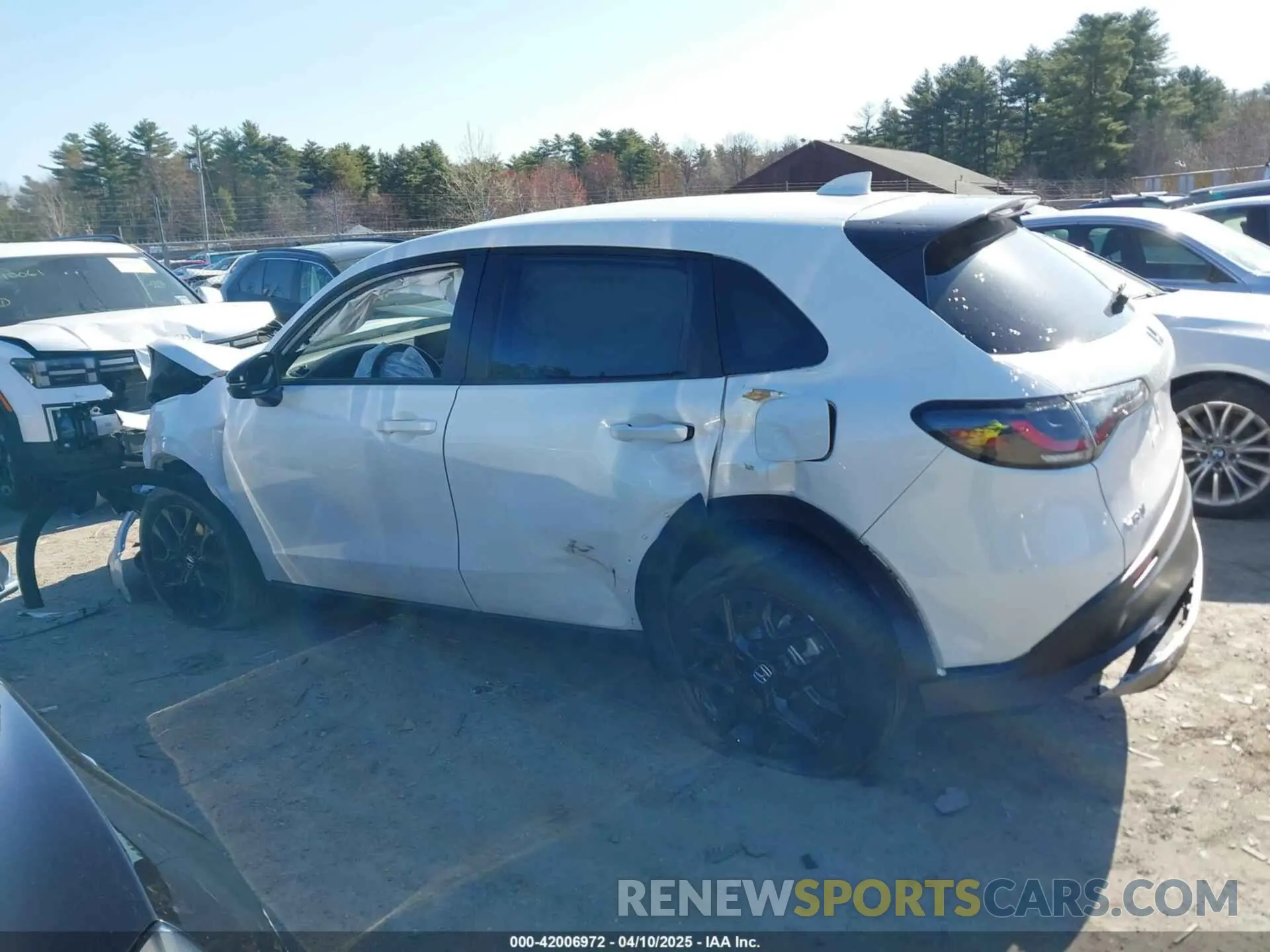 13 Photograph of a damaged car 3CZRZ2H56SM769038 HONDA HR-V 2025
