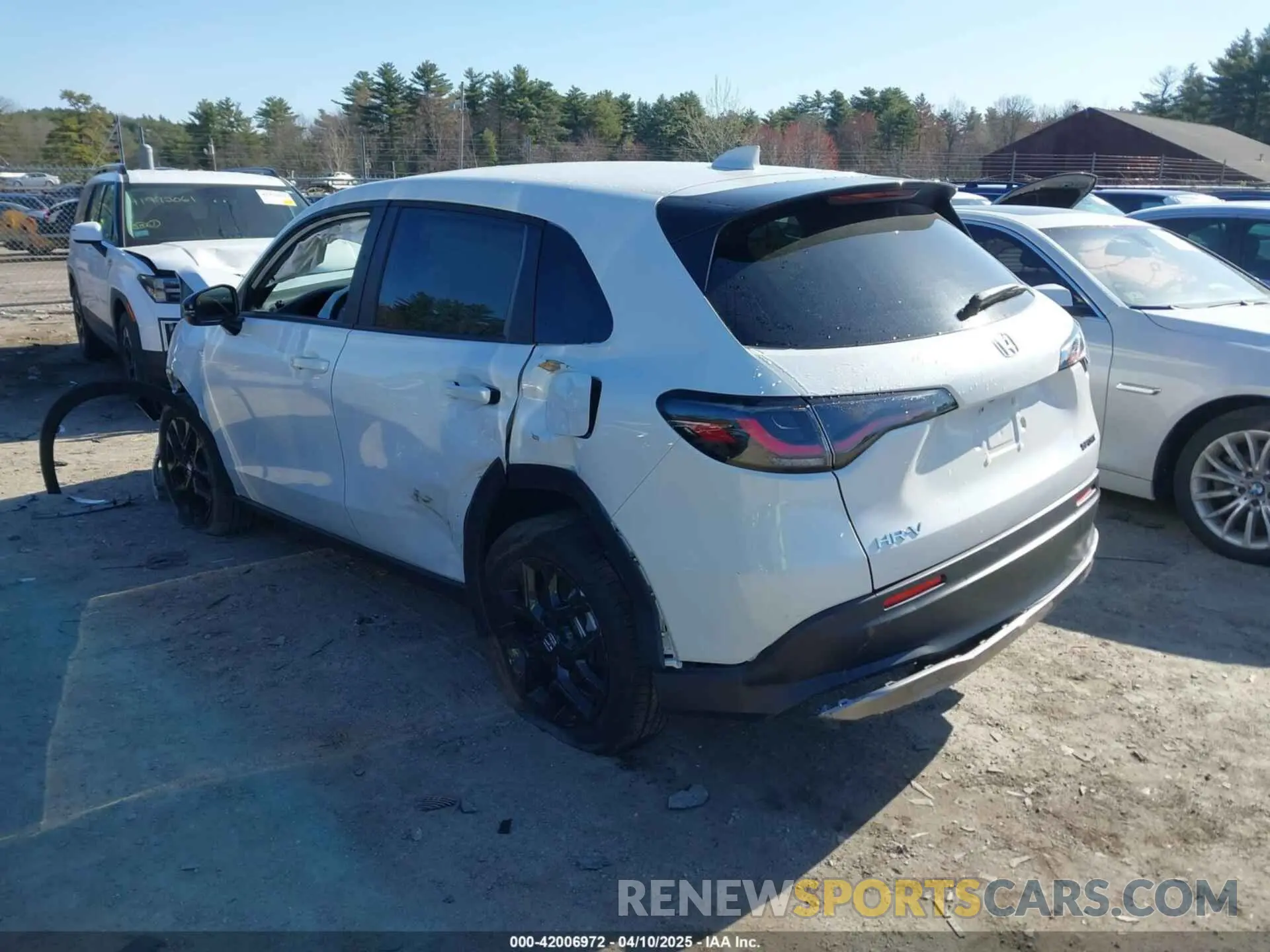 3 Photograph of a damaged car 3CZRZ2H56SM769038 HONDA HR-V 2025