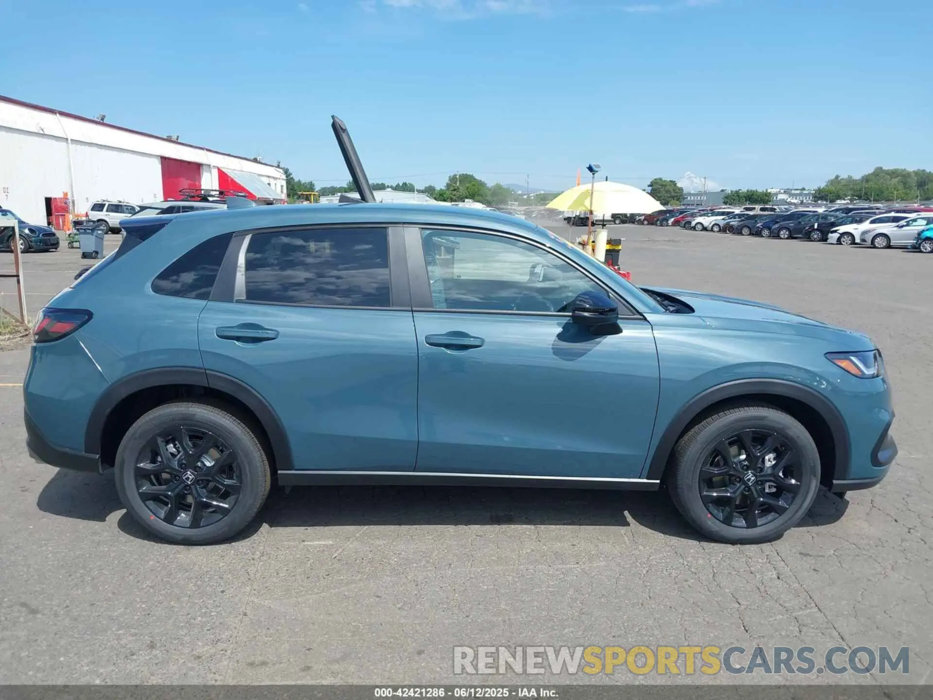 14 Photograph of a damaged car 3CZRZ2H57SM789024 HONDA HR-V 2025