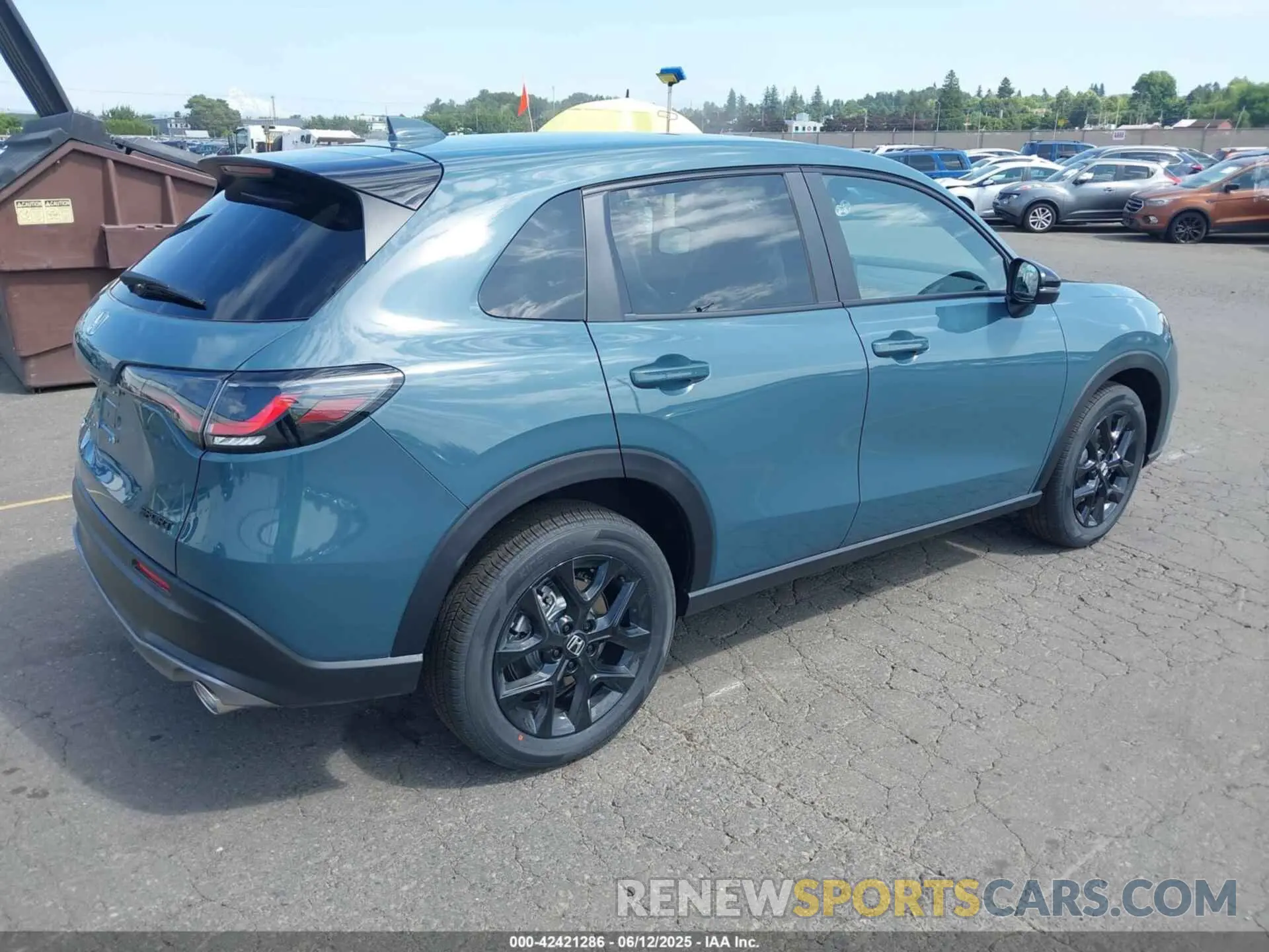 4 Photograph of a damaged car 3CZRZ2H57SM789024 HONDA HR-V 2025