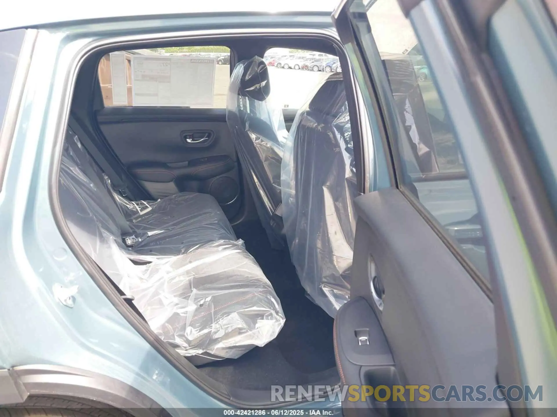 8 Photograph of a damaged car 3CZRZ2H57SM789024 HONDA HR-V 2025