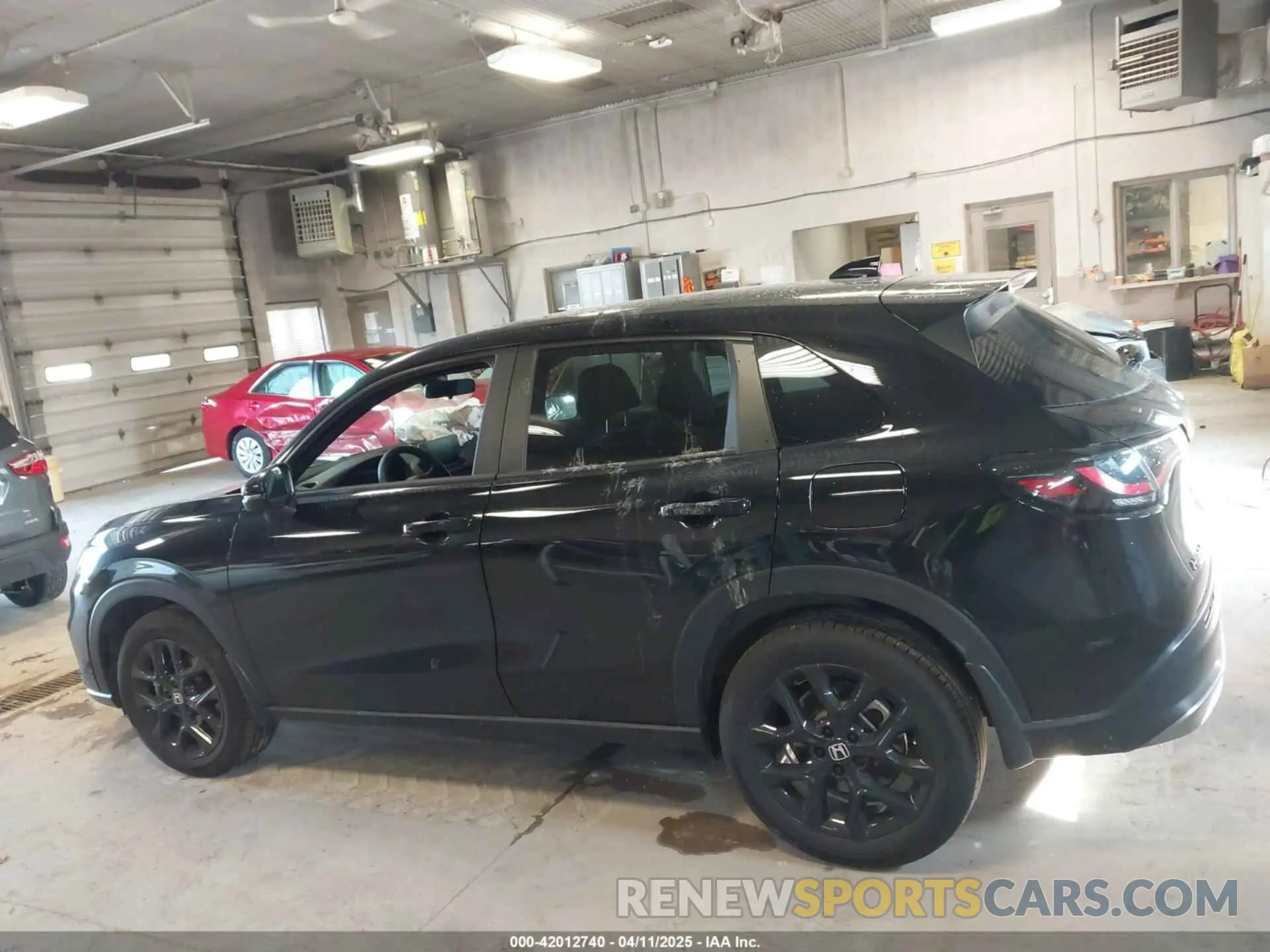 14 Photograph of a damaged car 3CZRZ2H58SM745050 HONDA HR-V 2025