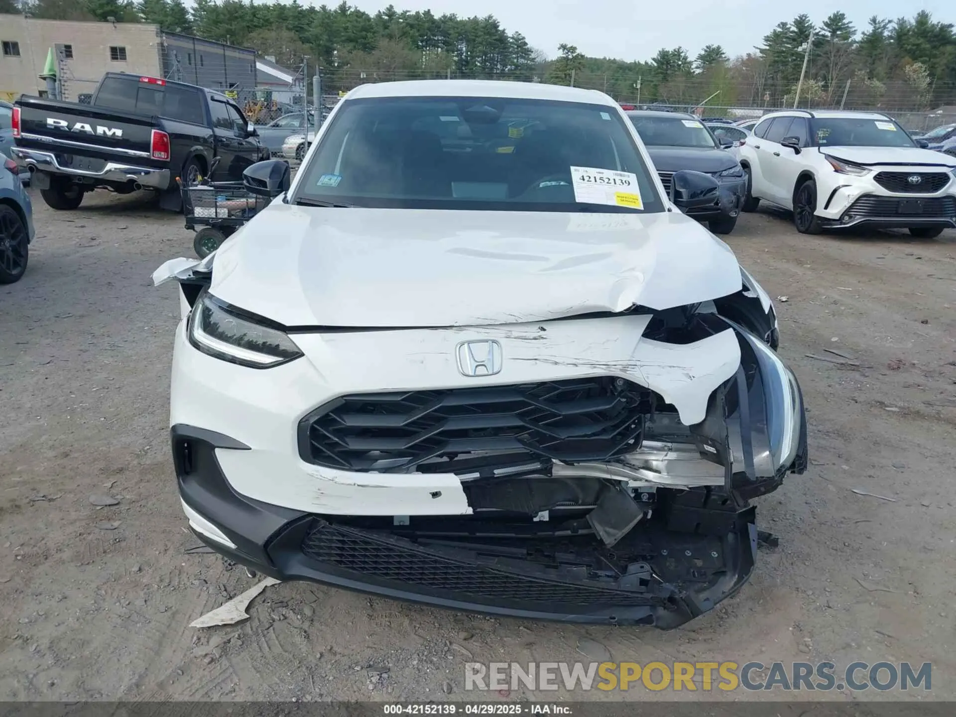 12 Photograph of a damaged car 3CZRZ2H58SM782079 HONDA HR-V 2025