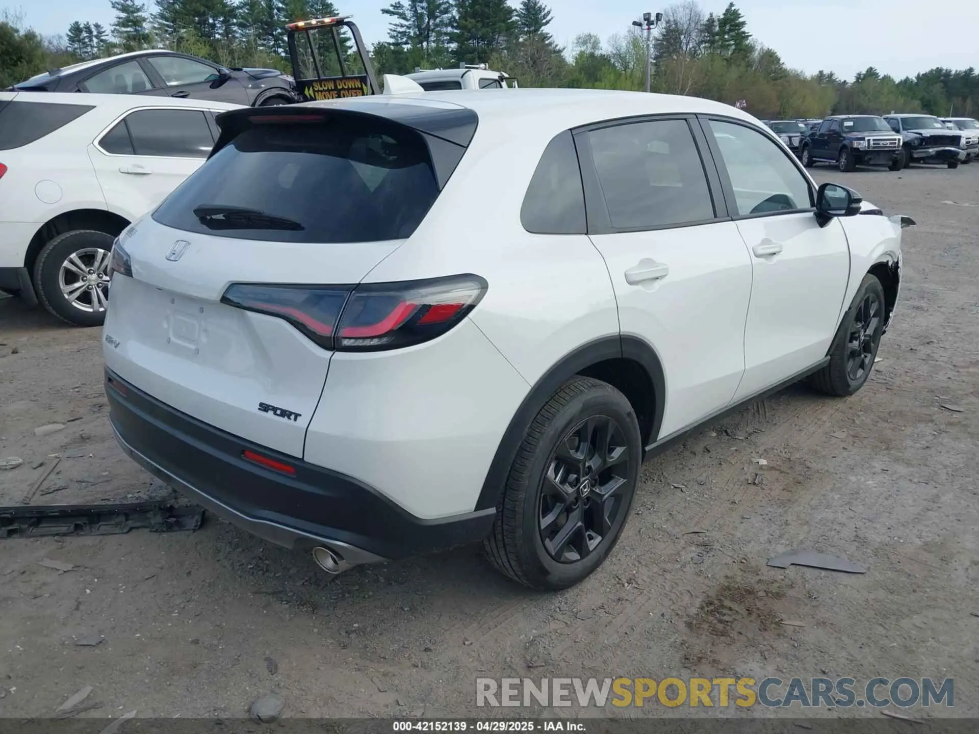 4 Photograph of a damaged car 3CZRZ2H58SM782079 HONDA HR-V 2025