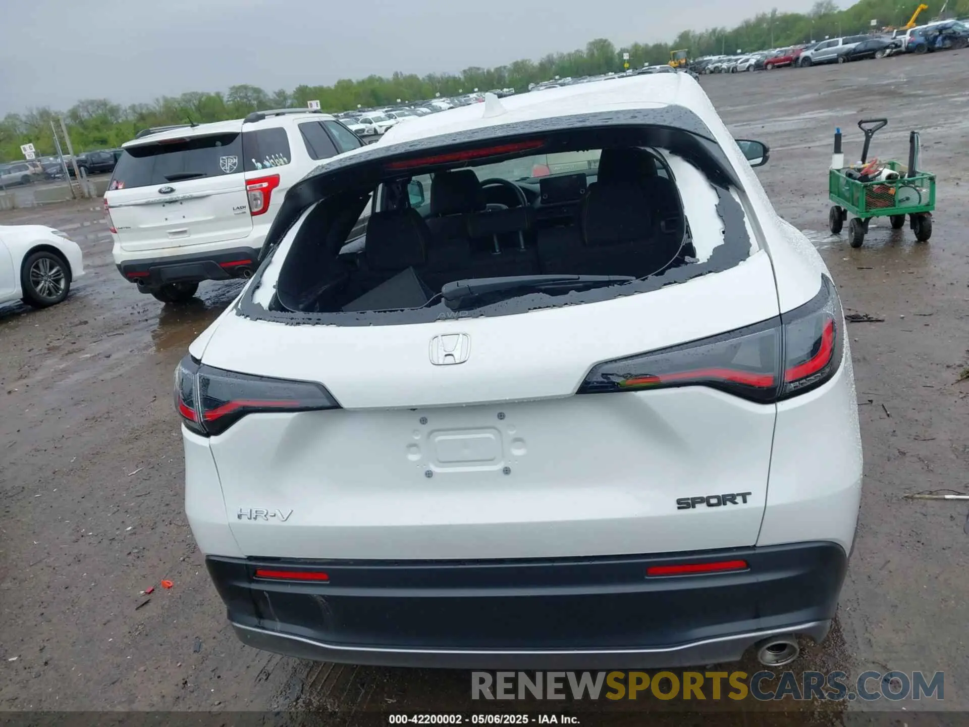 16 Photograph of a damaged car 3CZRZ2H5XSM700983 HONDA HR-V 2025