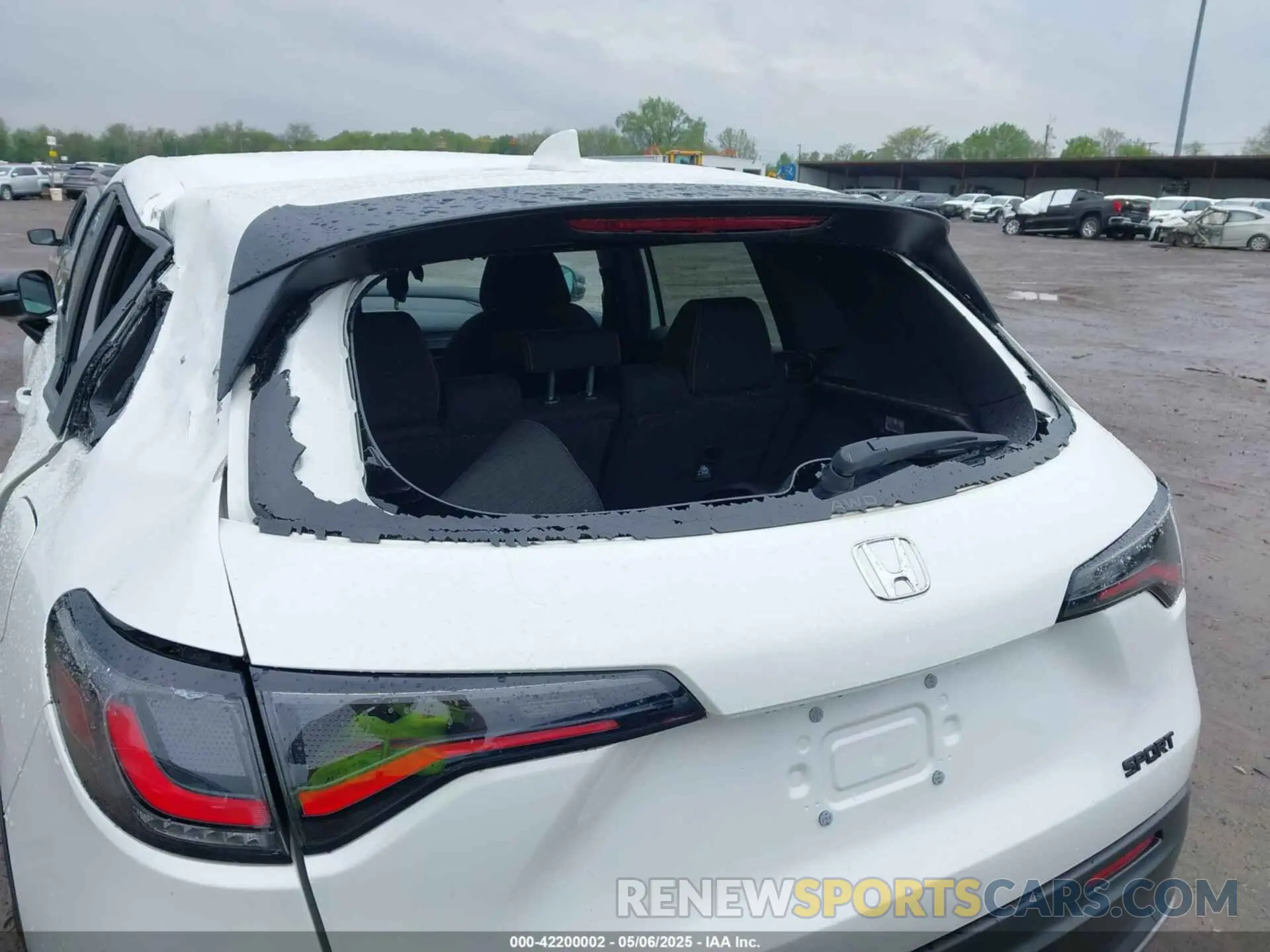 17 Photograph of a damaged car 3CZRZ2H5XSM700983 HONDA HR-V 2025