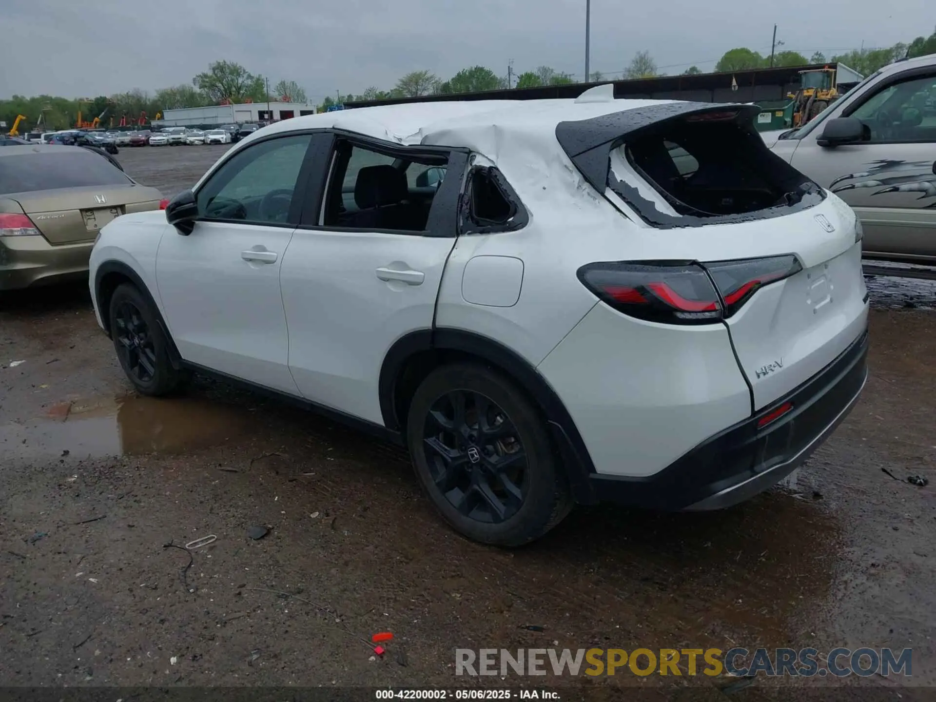 3 Photograph of a damaged car 3CZRZ2H5XSM700983 HONDA HR-V 2025