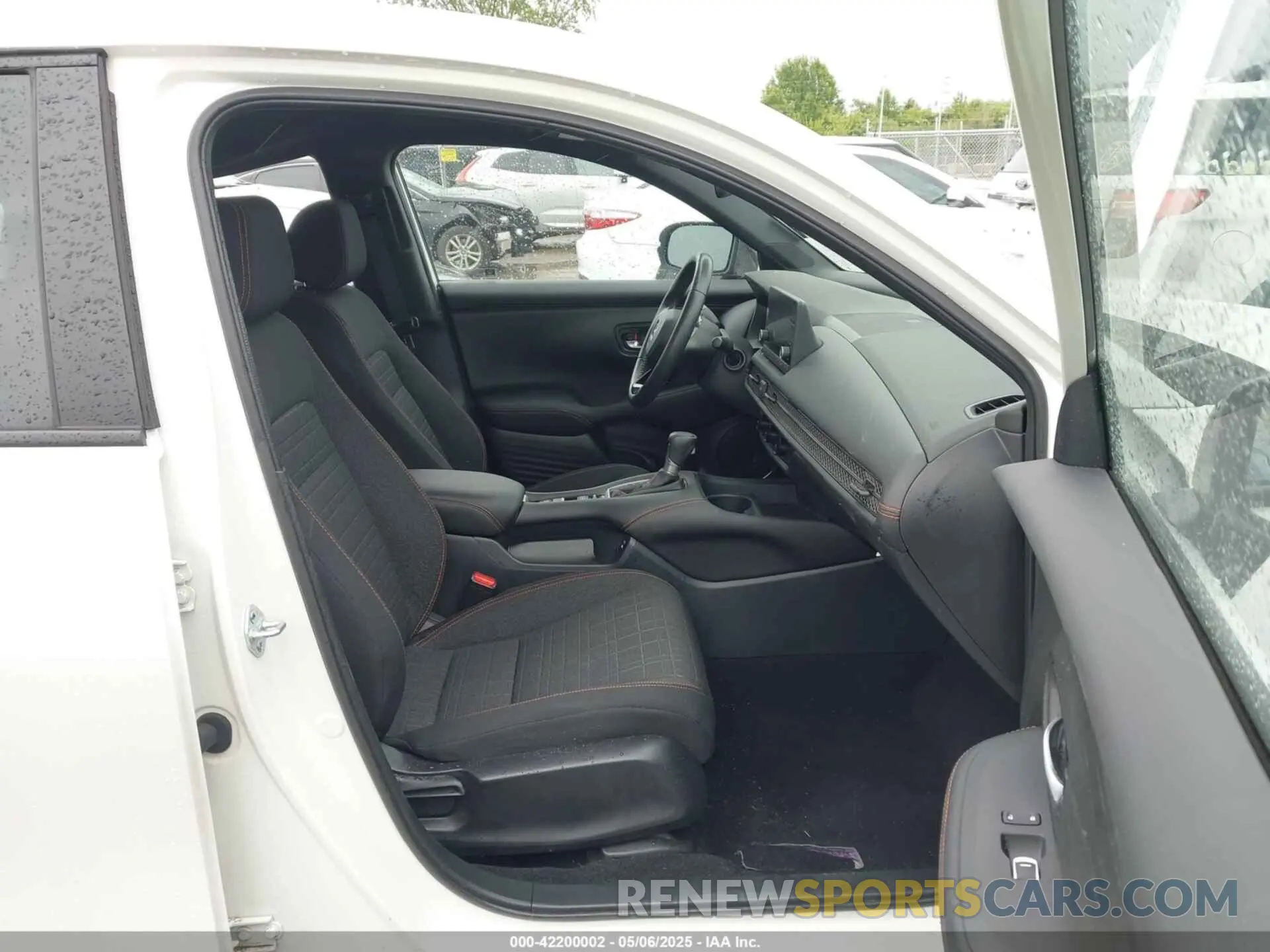 5 Photograph of a damaged car 3CZRZ2H5XSM700983 HONDA HR-V 2025