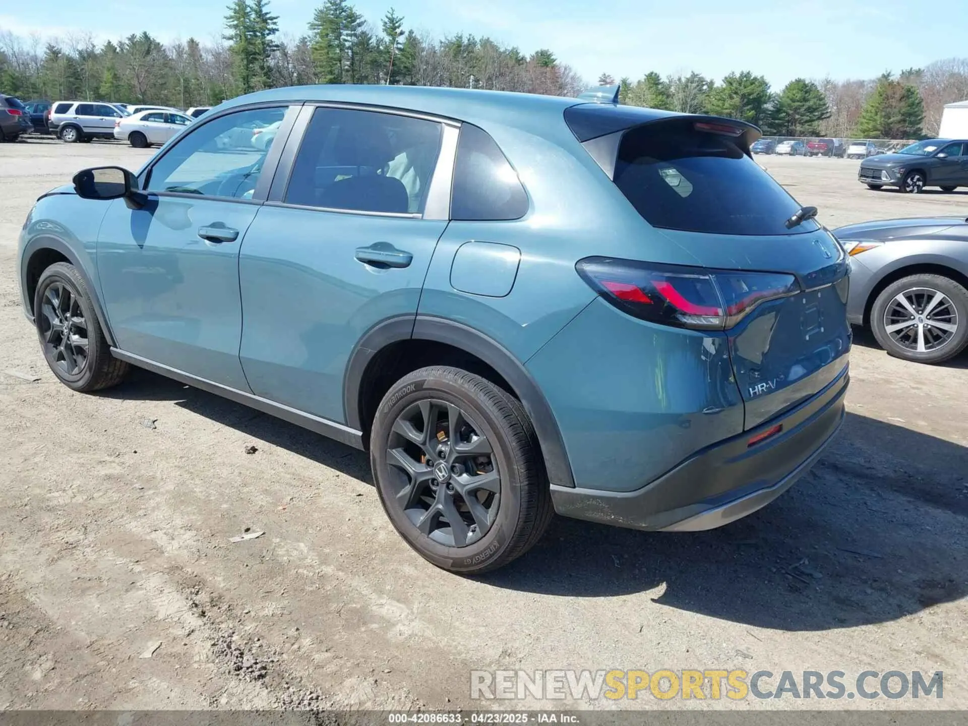 3 Photograph of a damaged car 3CZRZ2H5XSM716830 HONDA HR-V 2025