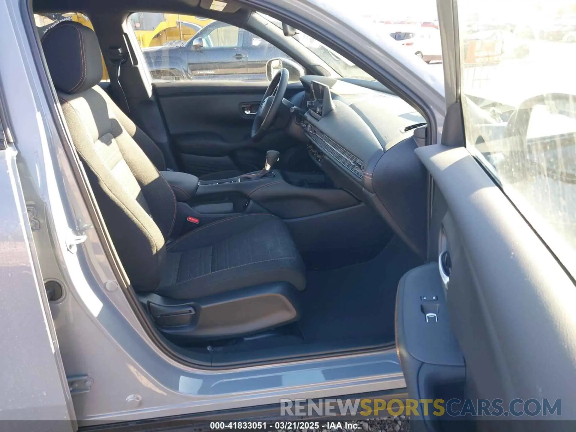 5 Photograph of a damaged car 3CZRZ2H5XSM734678 HONDA HR-V 2025
