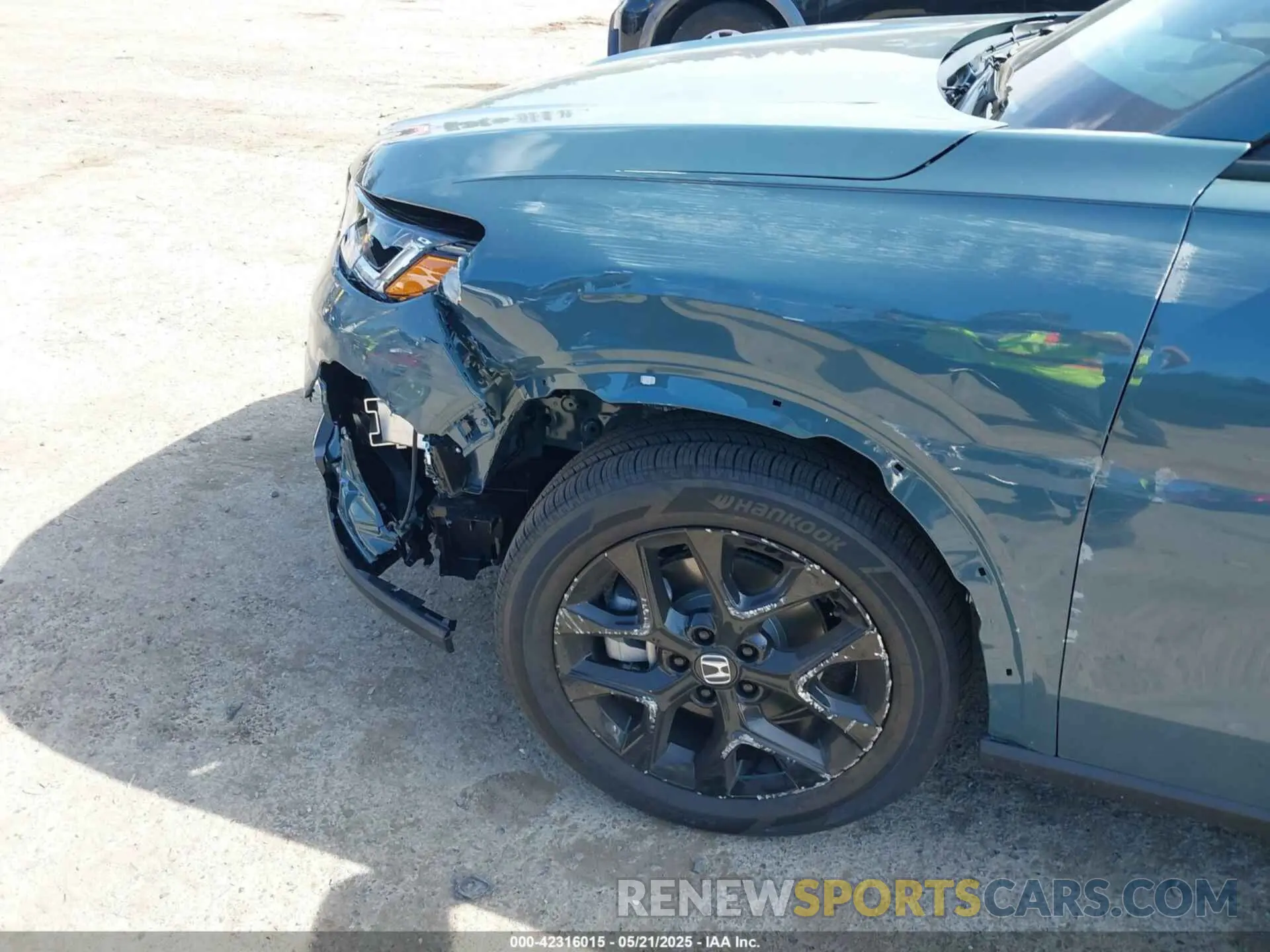 18 Photograph of a damaged car 3CZRZ2H5XSM742232 HONDA HR-V 2025