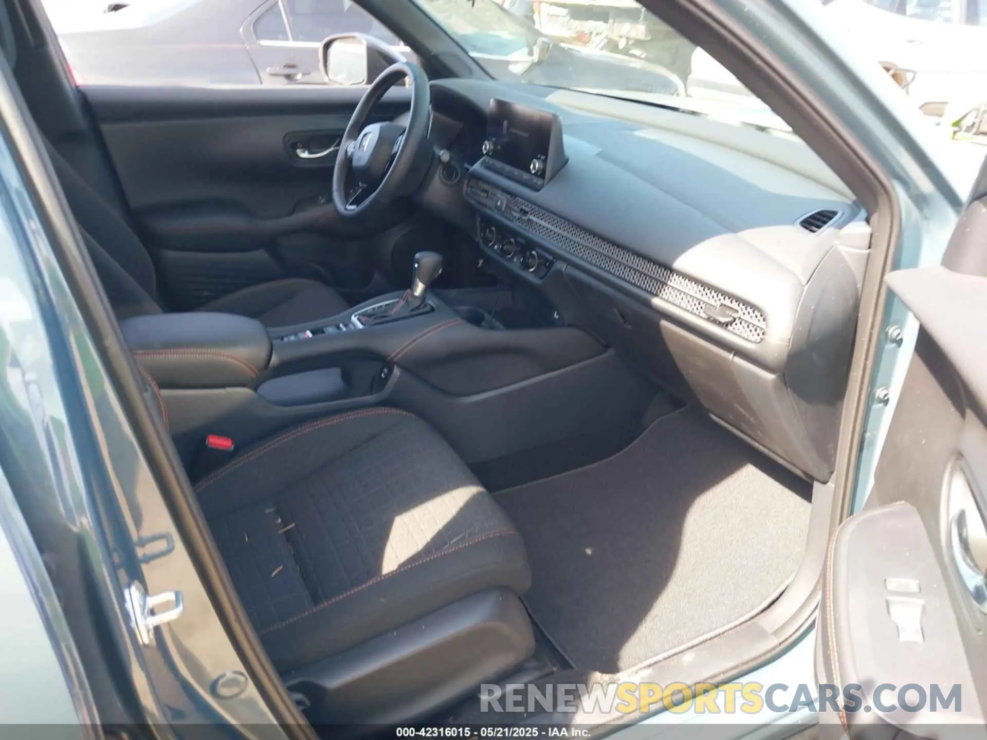 5 Photograph of a damaged car 3CZRZ2H5XSM742232 HONDA HR-V 2025