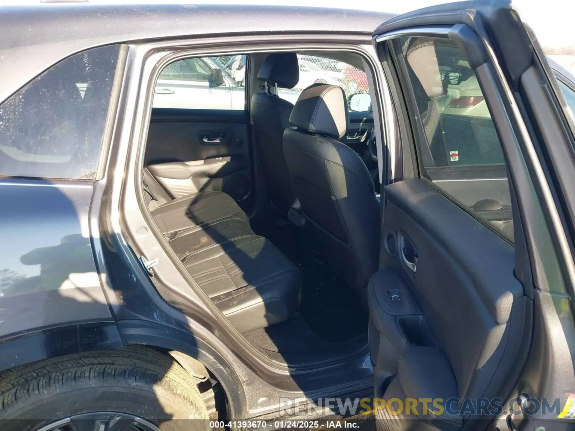 8 Photograph of a damaged car 3CZRZ2H70SM736036 HONDA HR-V 2025