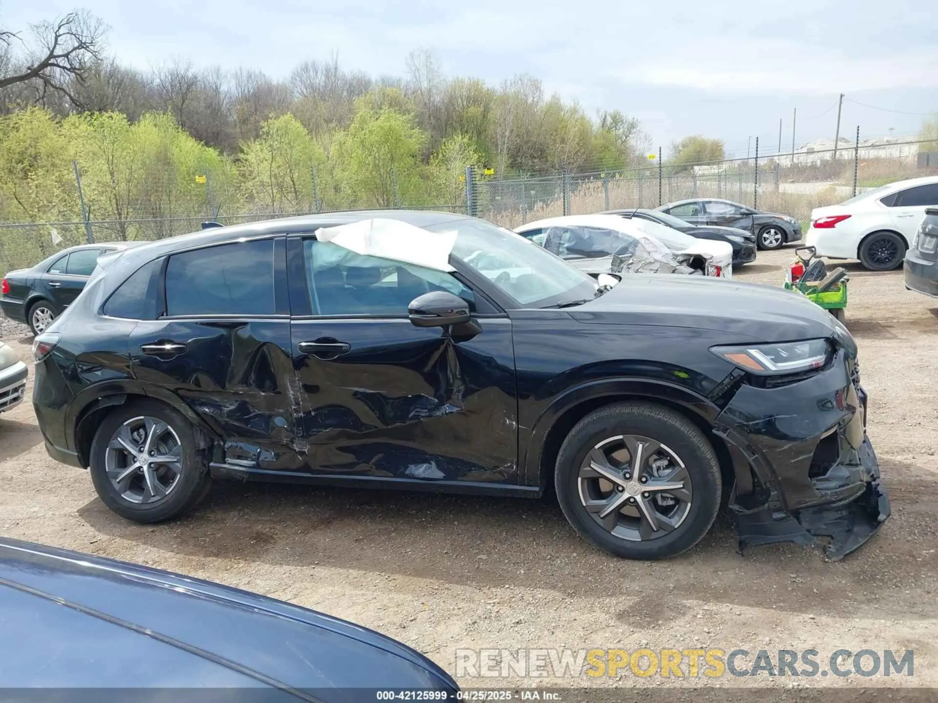 13 Photograph of a damaged car 3CZRZ2H70SM736912 HONDA HR-V 2025