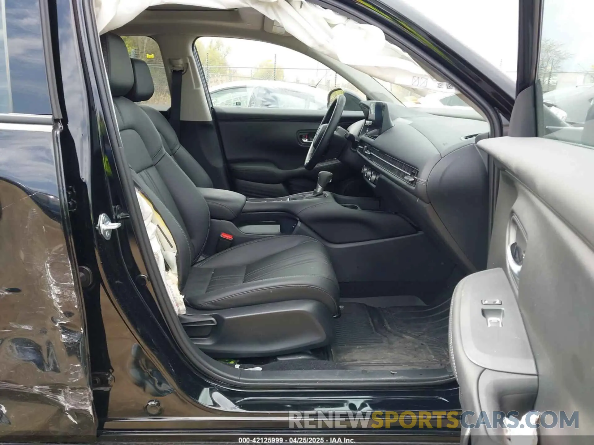5 Photograph of a damaged car 3CZRZ2H70SM736912 HONDA HR-V 2025