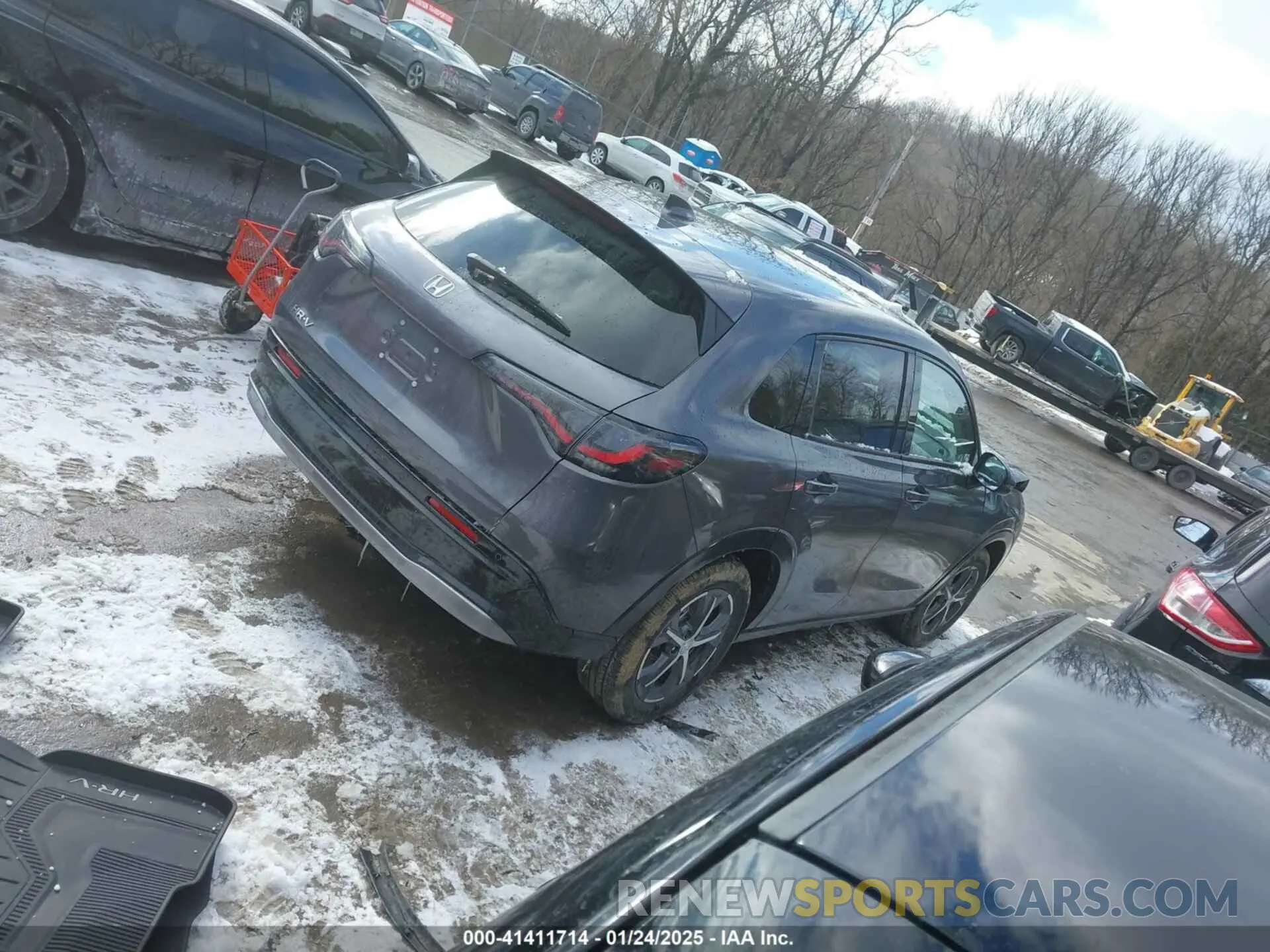 4 Photograph of a damaged car 3CZRZ2H73SM731624 HONDA HR-V 2025
