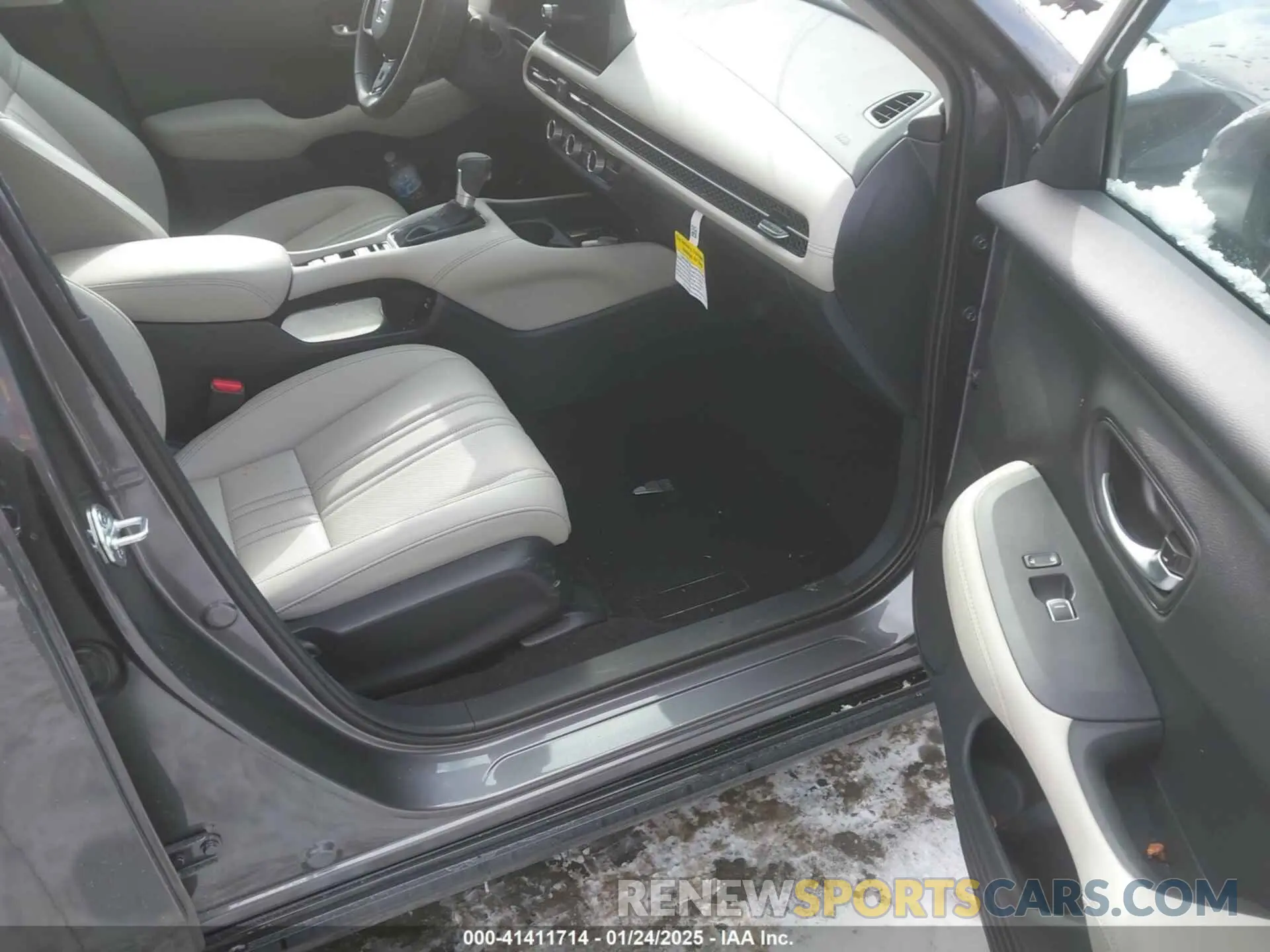 5 Photograph of a damaged car 3CZRZ2H73SM731624 HONDA HR-V 2025