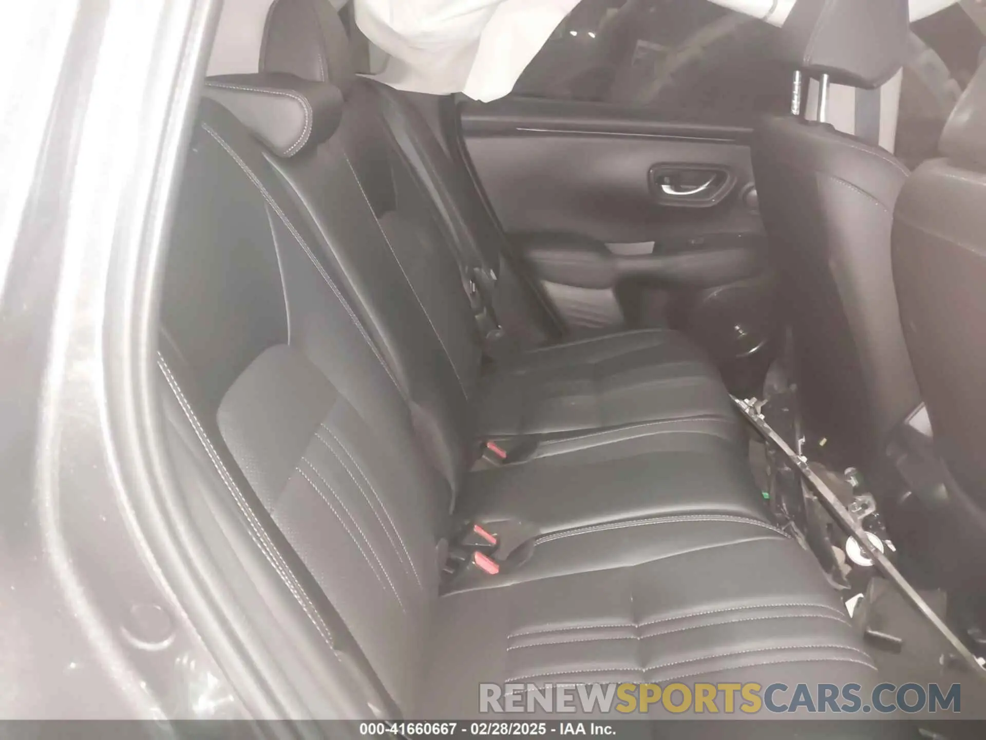 8 Photograph of a damaged car 3CZRZ2H75SM713352 HONDA HR-V 2025