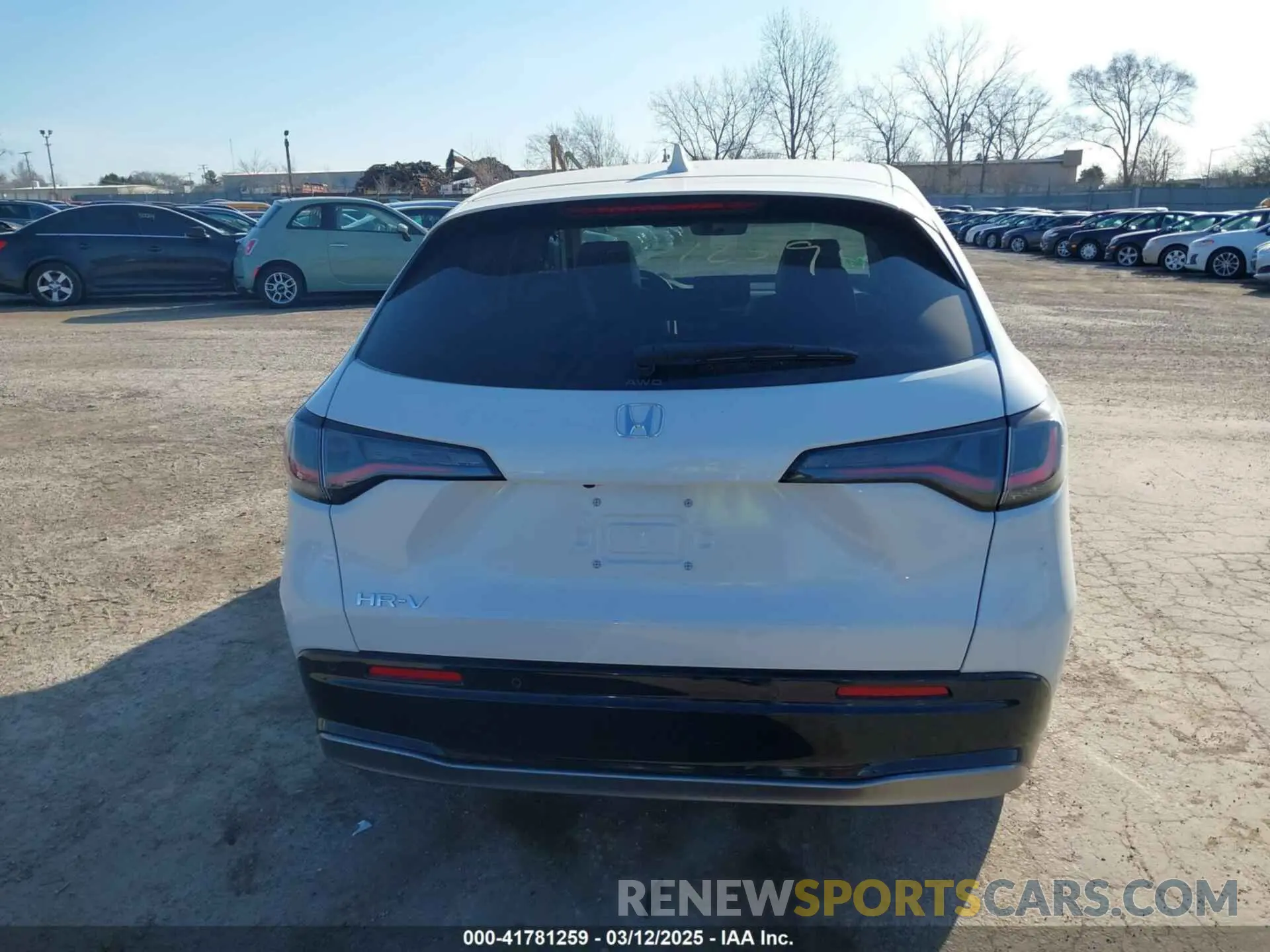 17 Photograph of a damaged car 3CZRZ2H77SM744487 HONDA HR-V 2025