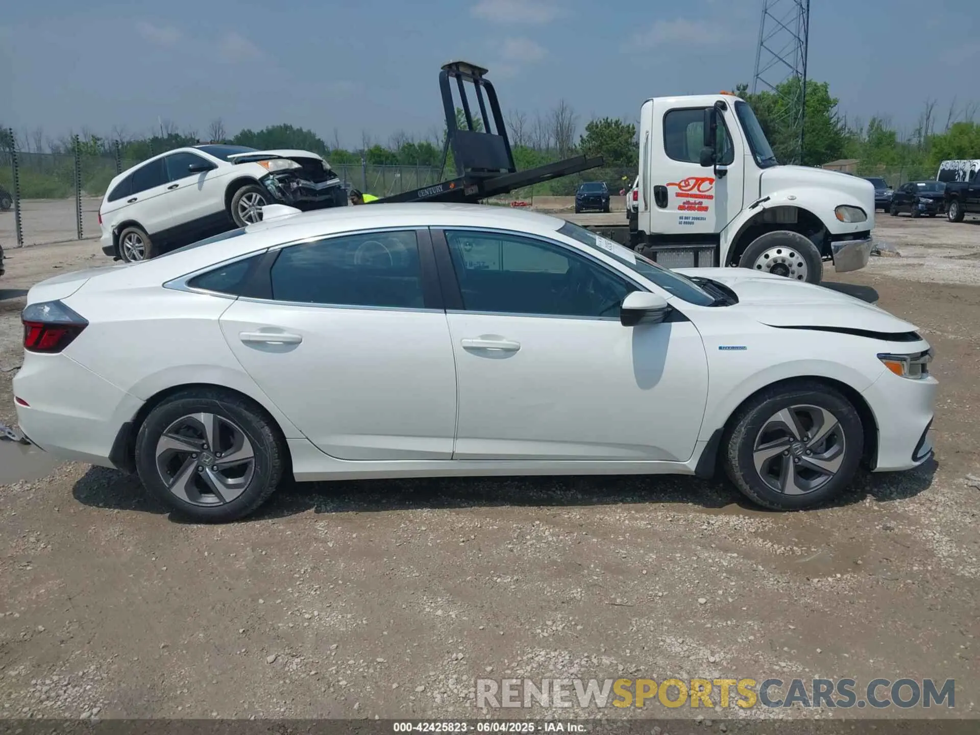 13 Photograph of a damaged car 19XZE4F10KE029699 HONDA INSIGHT 2019