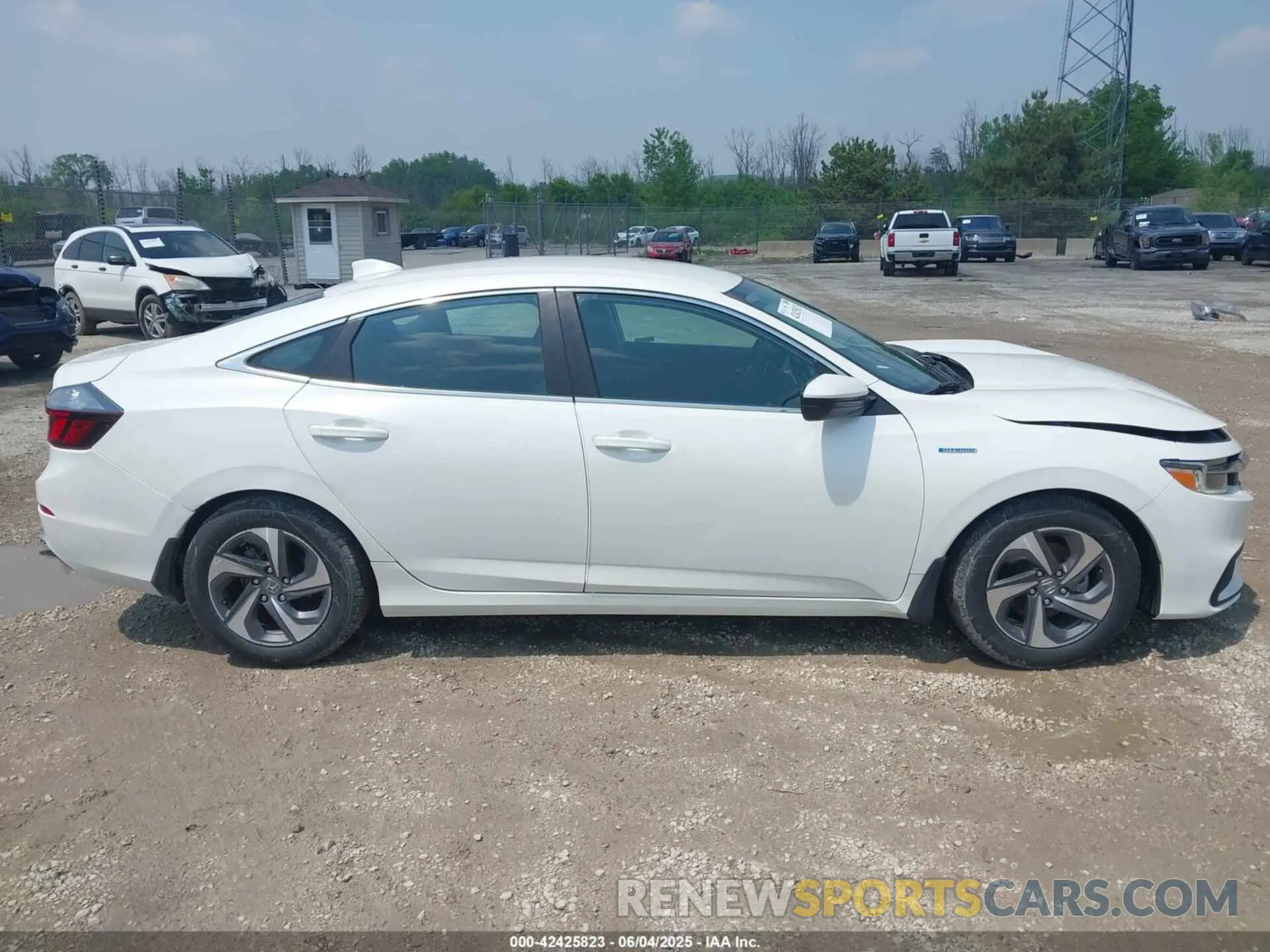 14 Photograph of a damaged car 19XZE4F10KE029699 HONDA INSIGHT 2019
