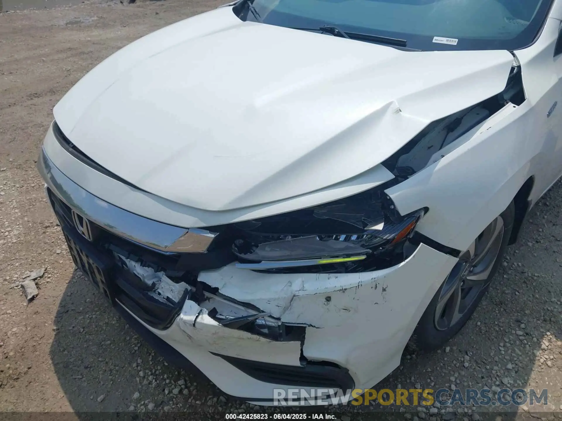 6 Photograph of a damaged car 19XZE4F10KE029699 HONDA INSIGHT 2019